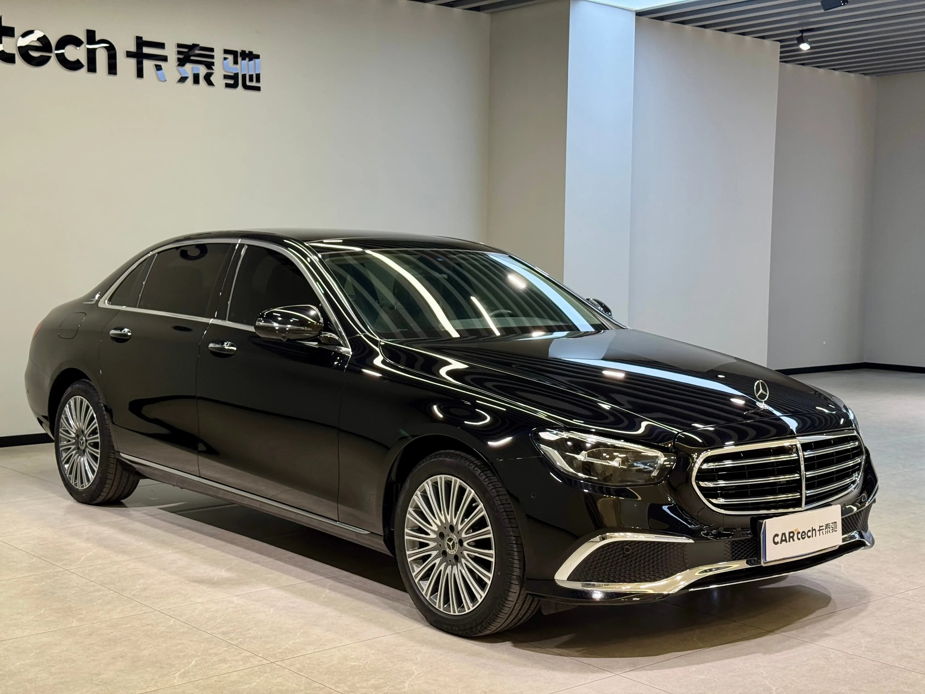 Mercedes-Benz E-Class 2023 г. 43095 км. — фото 3