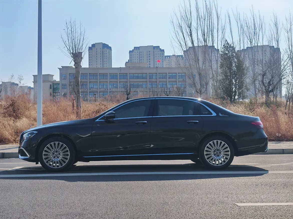 Mercedes-Benz E-Class 2023 г. 12296 км. — фото 4