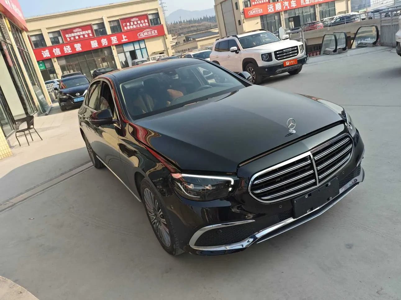 Mercedes-Benz E-Class 2023 г. 50105 км. — фото 2