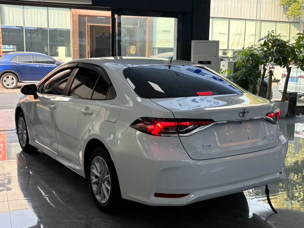 Toyota Corolla 2021 г. 46141 км. — фото 4