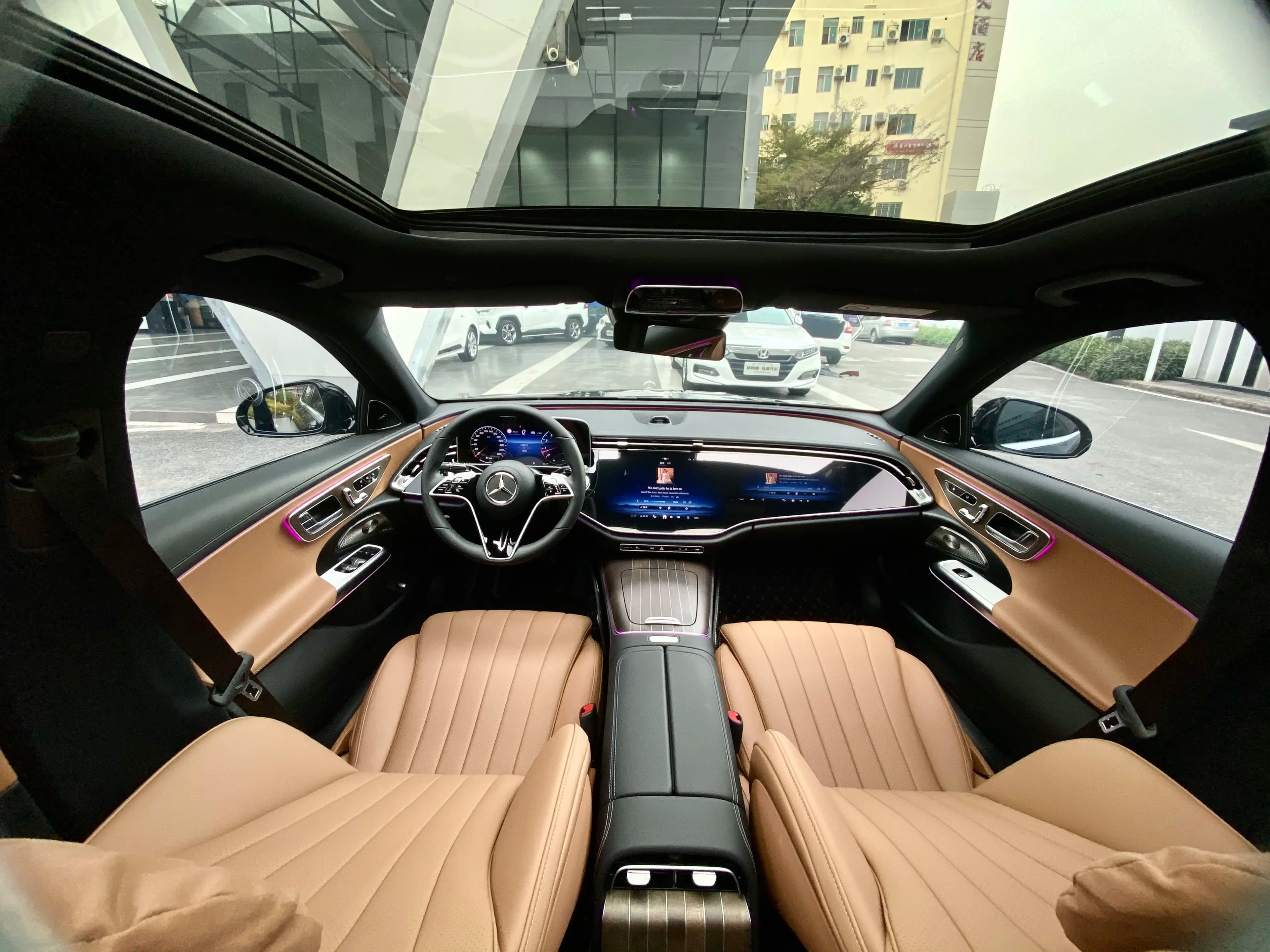Mercedes-Benz E-Class 2025 г. 7043 км. — фото 11