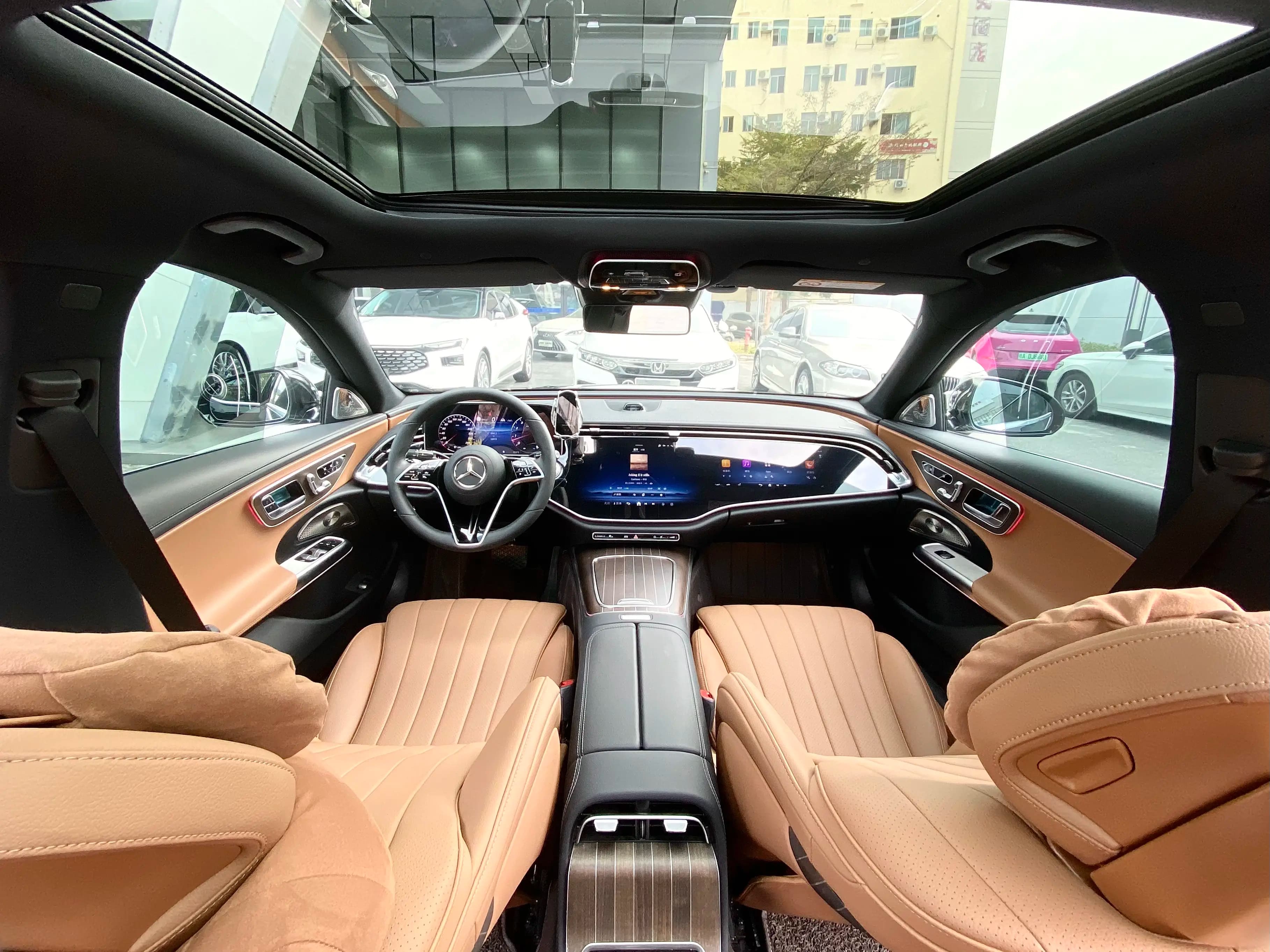 Mercedes-Benz E-Class 2025 г. 16044 км. — фото 10