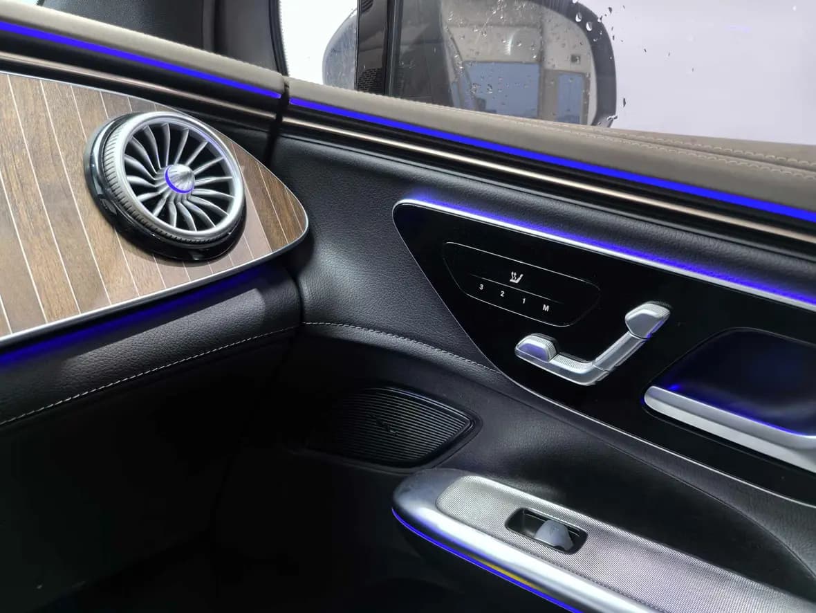Mercedes-Benz EQE SUV 2024 г. 48230 км. — фото 15
