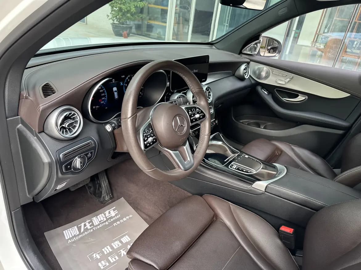 Mercedes-Benz GLC 2021 г. 71212 км. — фото 12
