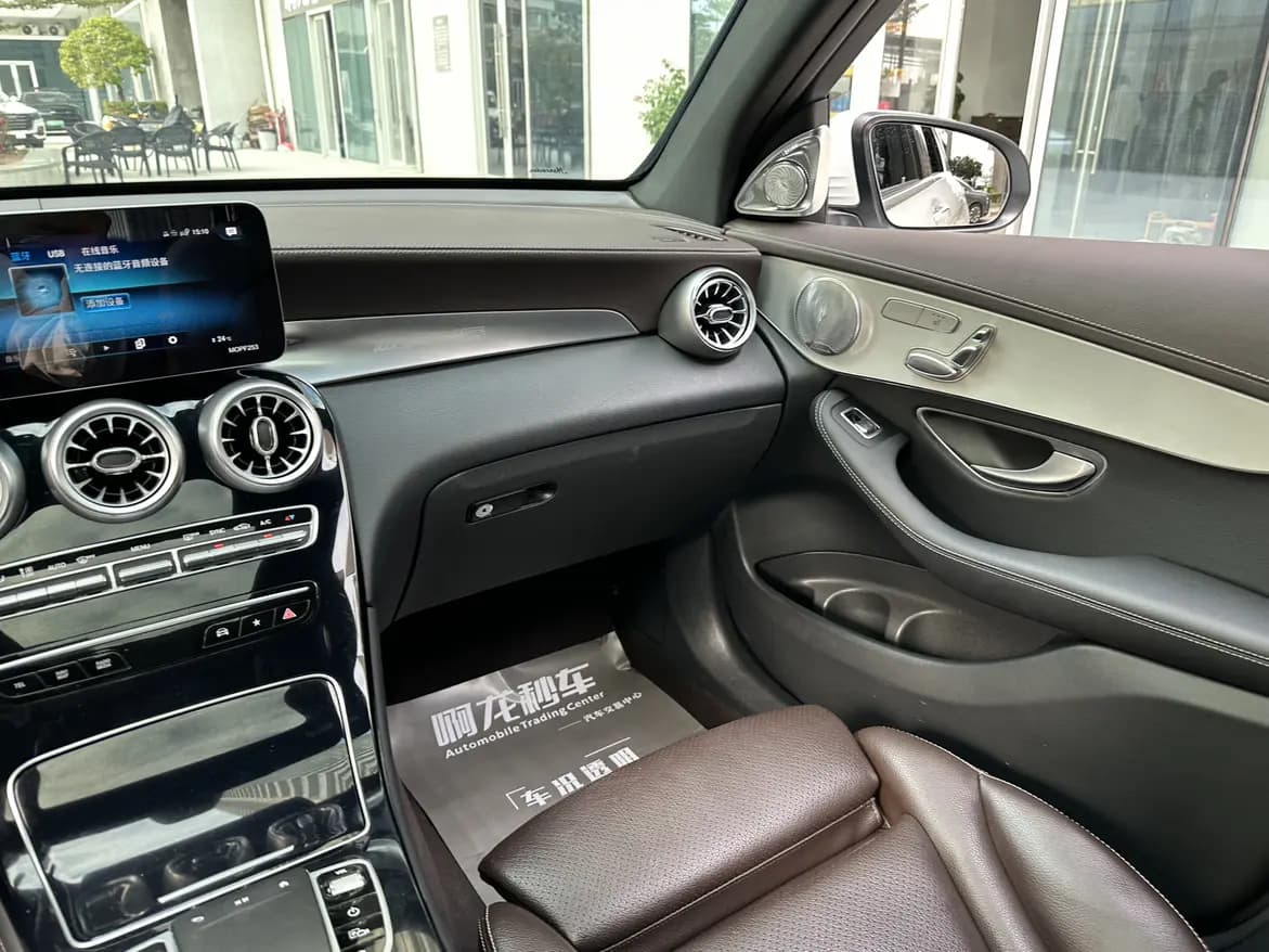 Mercedes-Benz GLC 2021 г. 71212 км. — фото 7