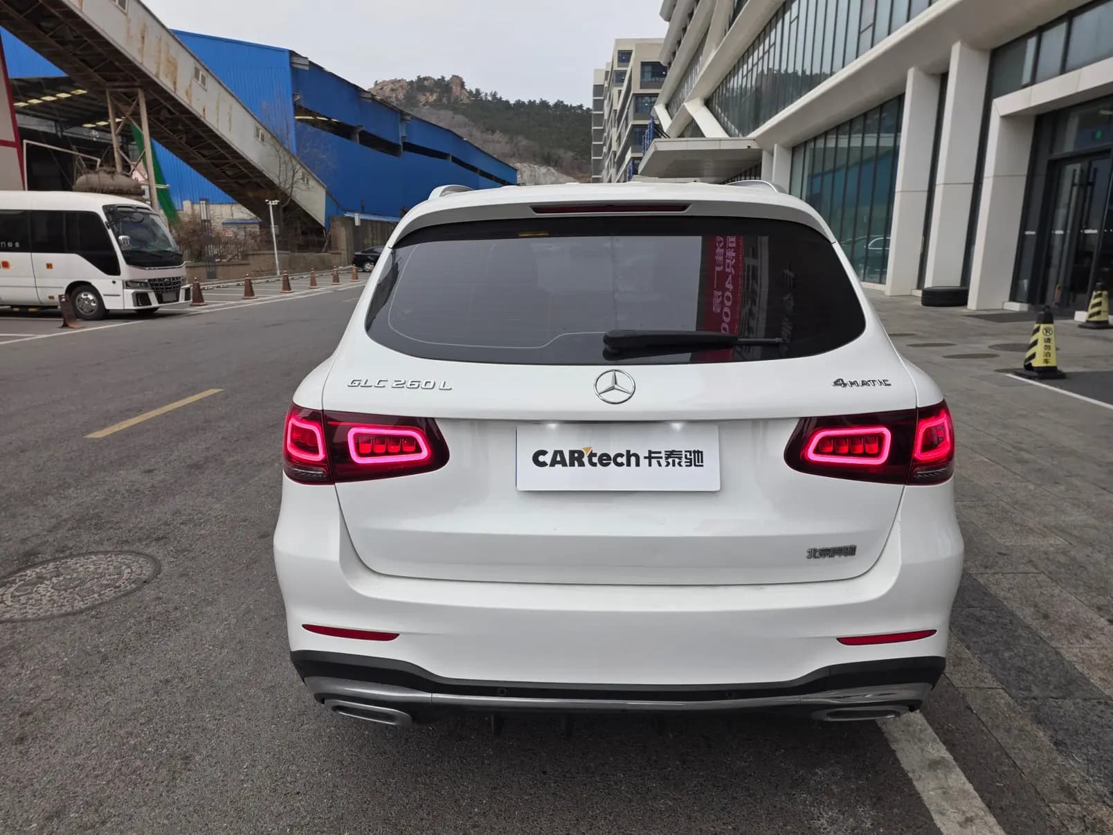 Mercedes-Benz GLC 2023 г. 42014 км. — фото 3