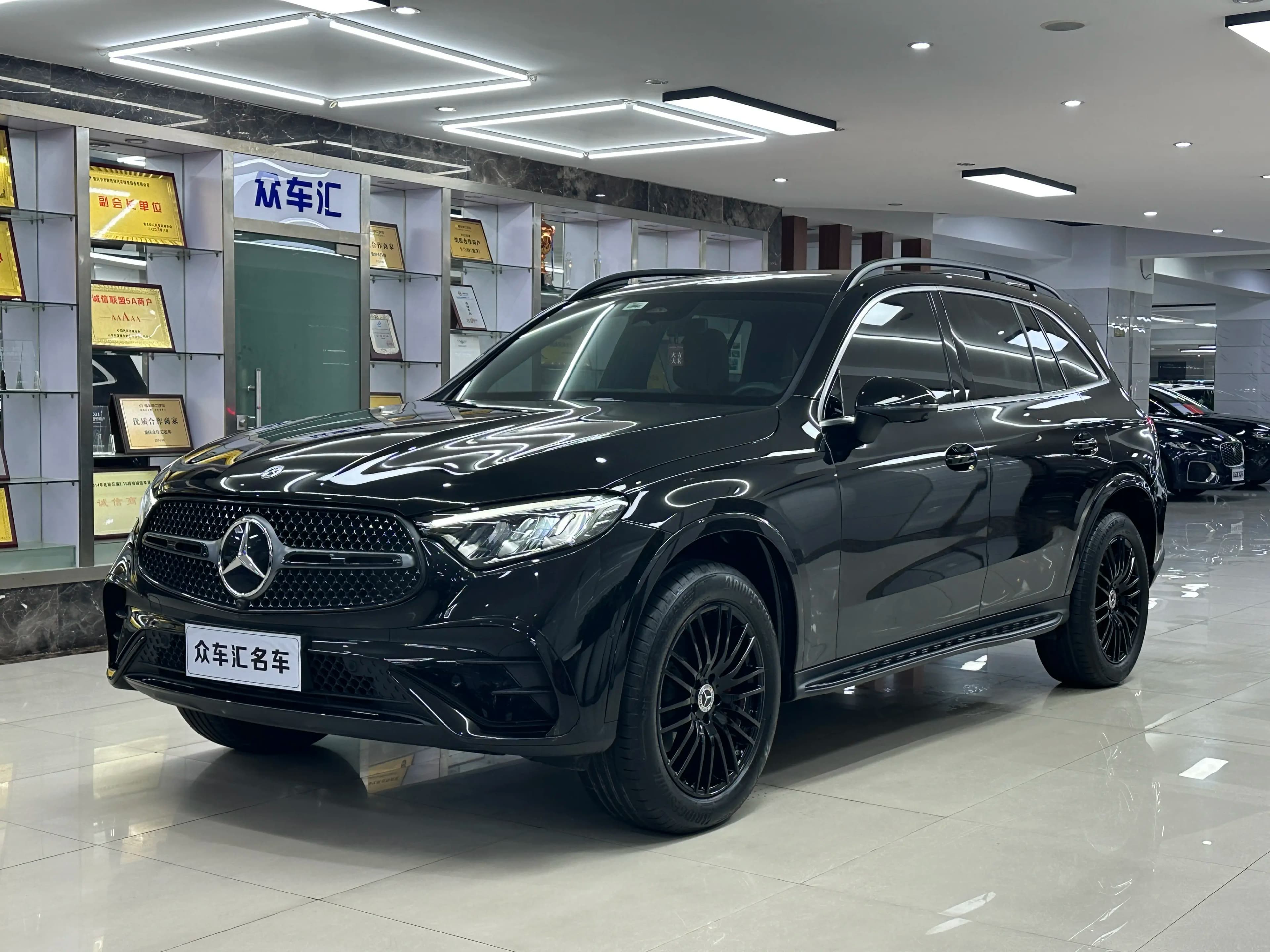Mercedes-Benz GLC 2023 г. 58033 км.
