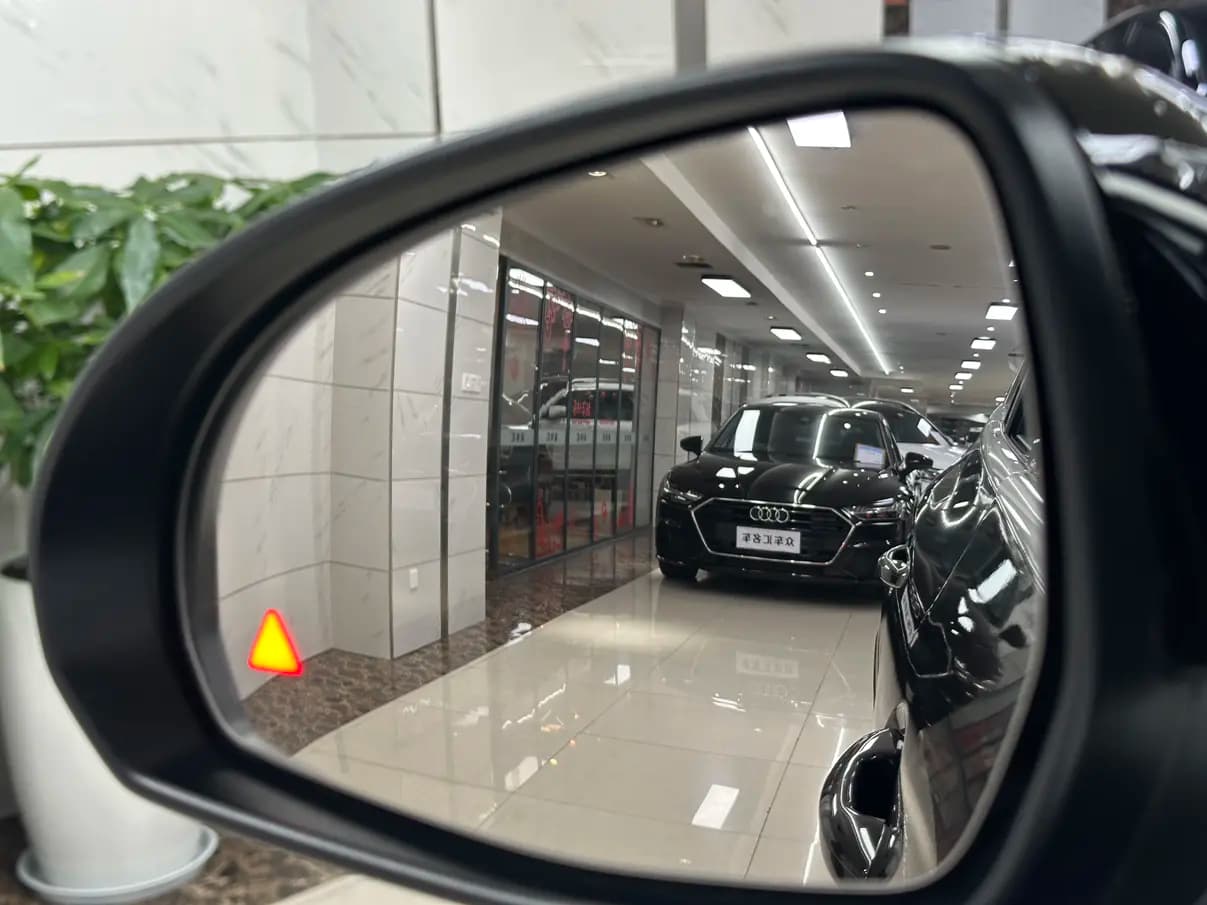 Mercedes-Benz GLC 2023 г. 58033 км. — фото 12