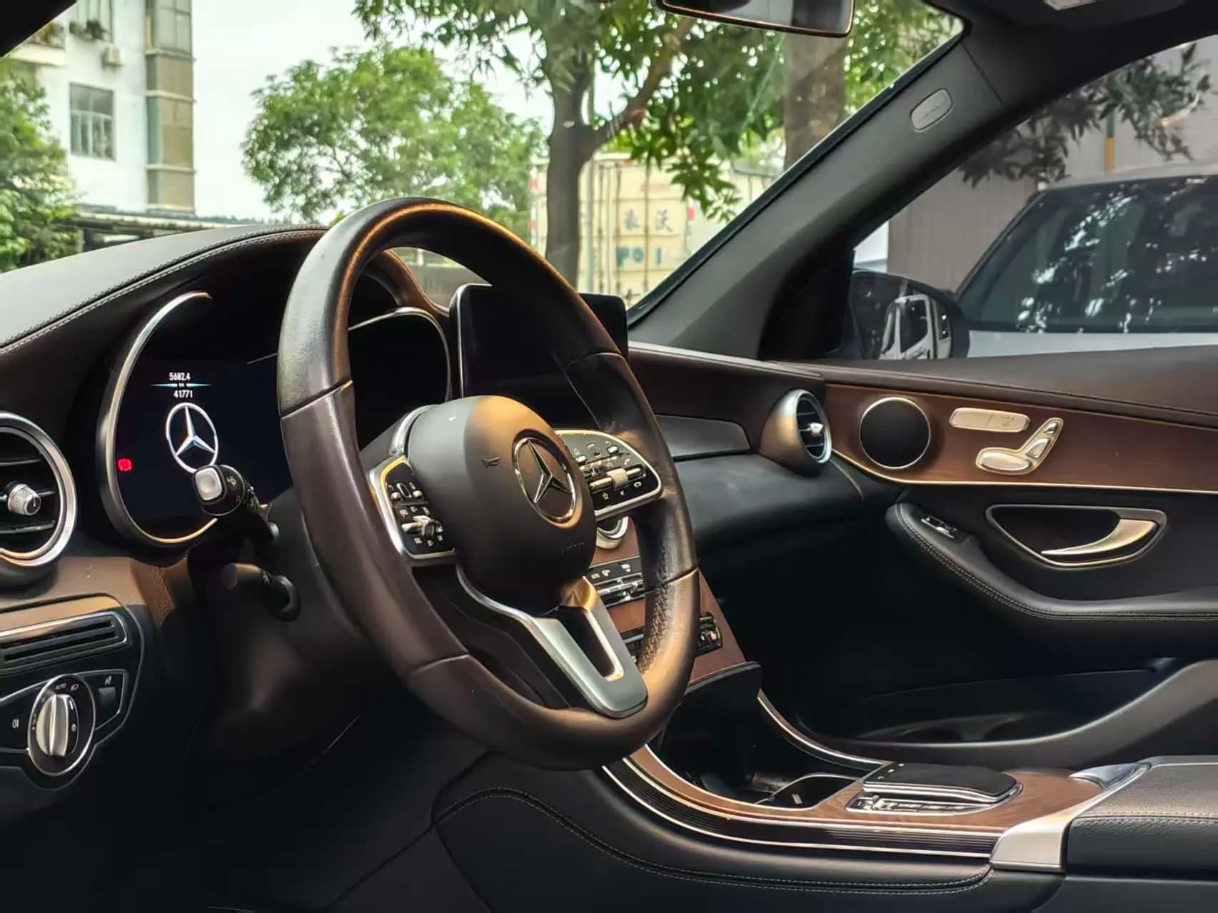 Mercedes-Benz GLC 2022 г. 41016 км. — фото 8