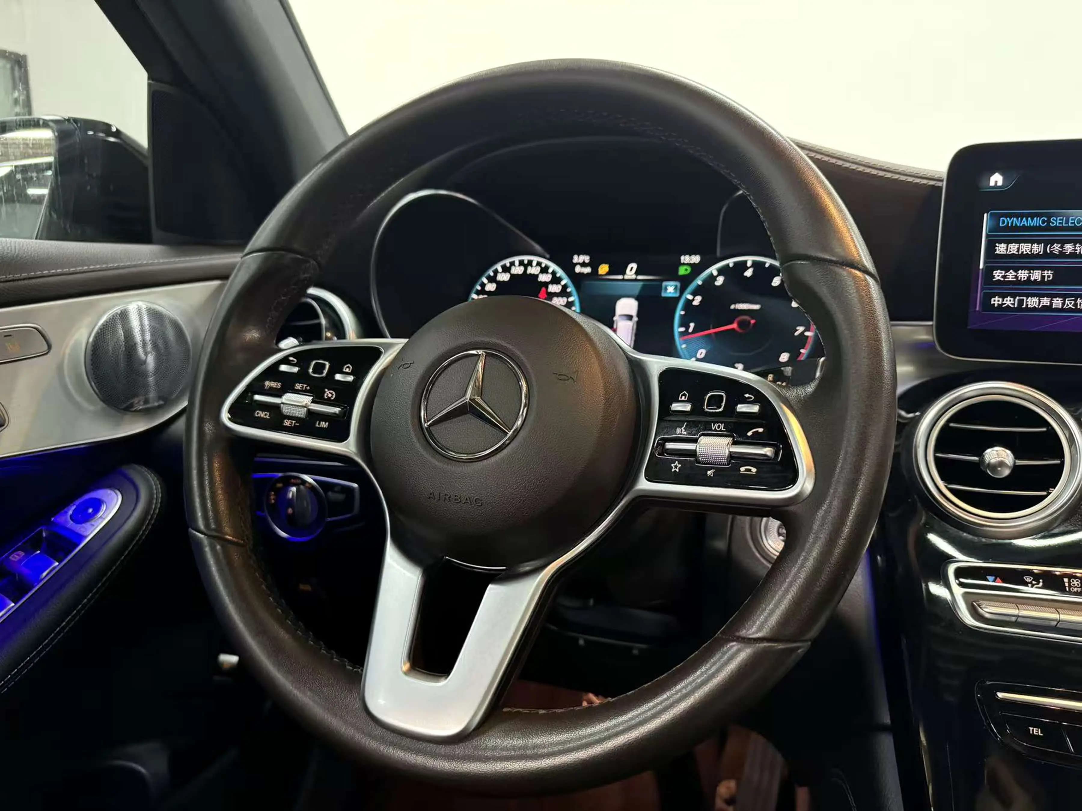 Mercedes-Benz GLC 2021 г. 77617 км. — фото 12