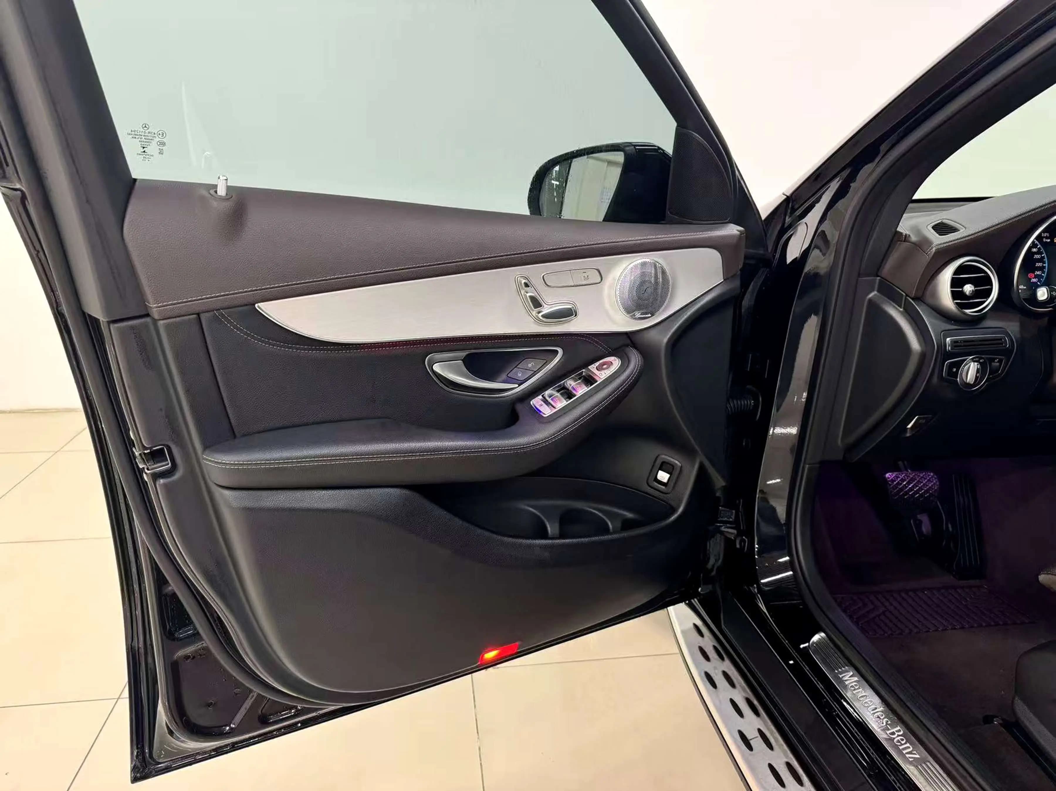Mercedes-Benz GLC 2021 г. 77617 км. — фото 22