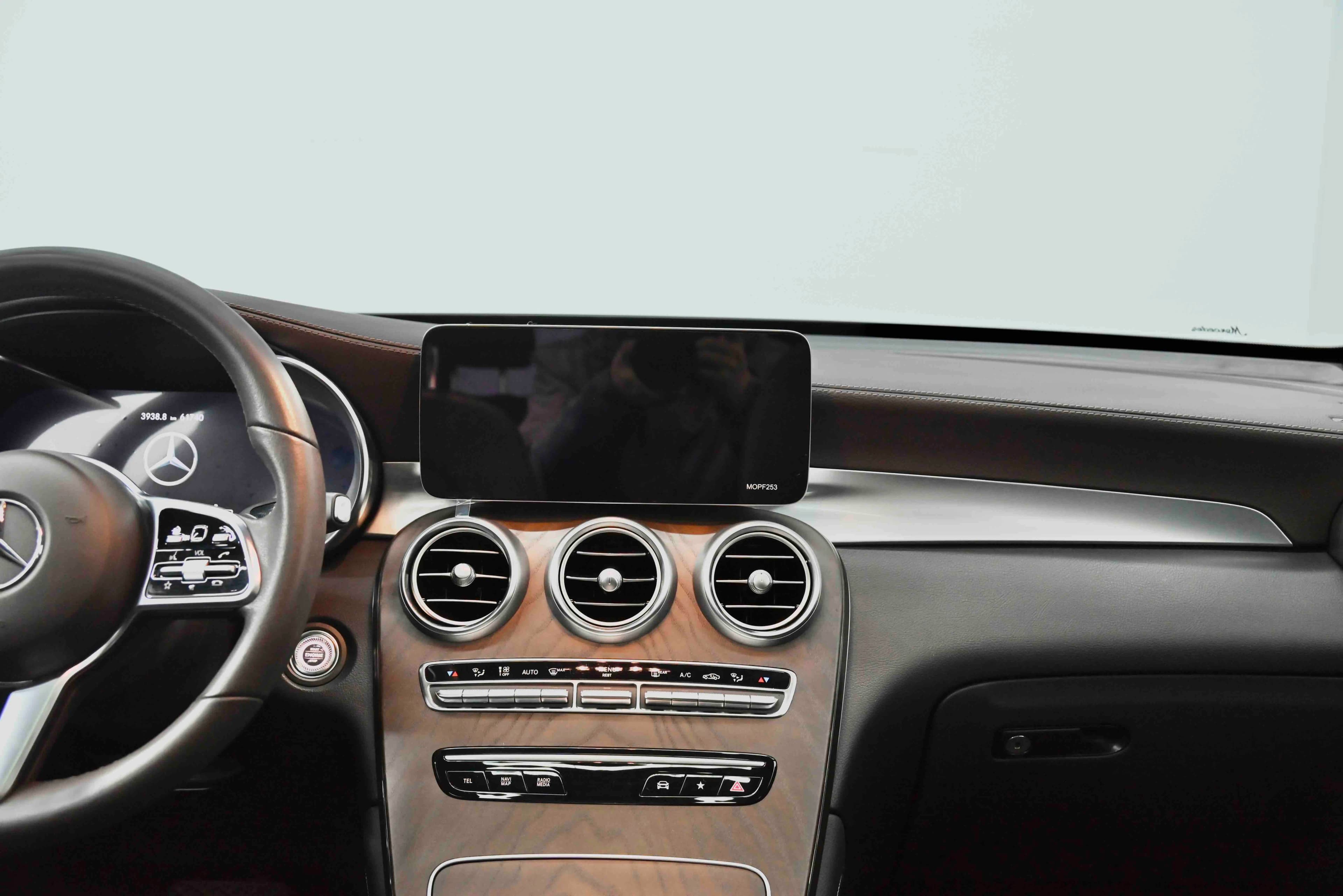 Mercedes-Benz GLC 2021 г. 61621 км. — фото 11