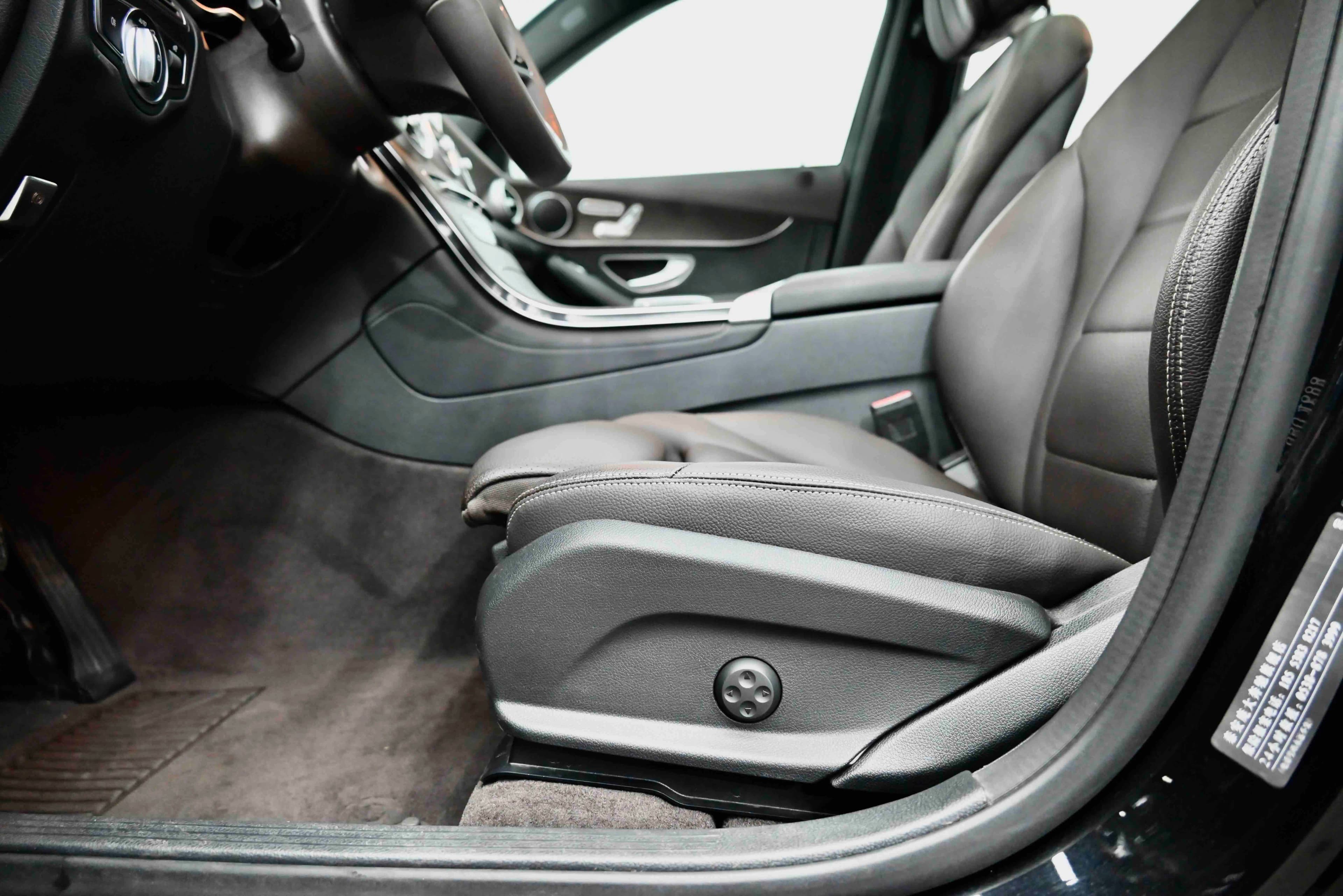 Mercedes-Benz GLC 2021 г. 61621 км. — фото 18