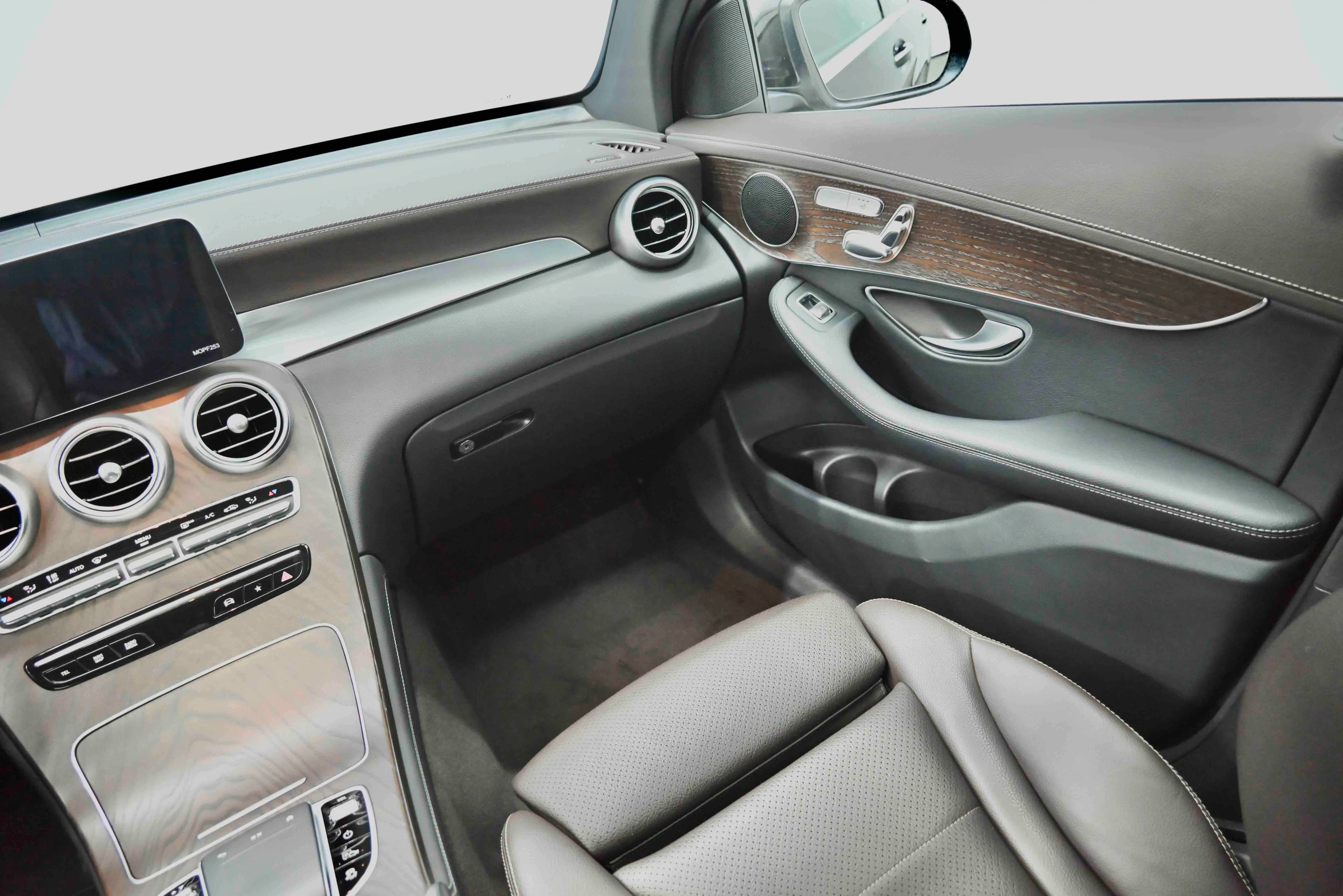 Mercedes-Benz GLC 2021 г. 61621 км. — фото 20