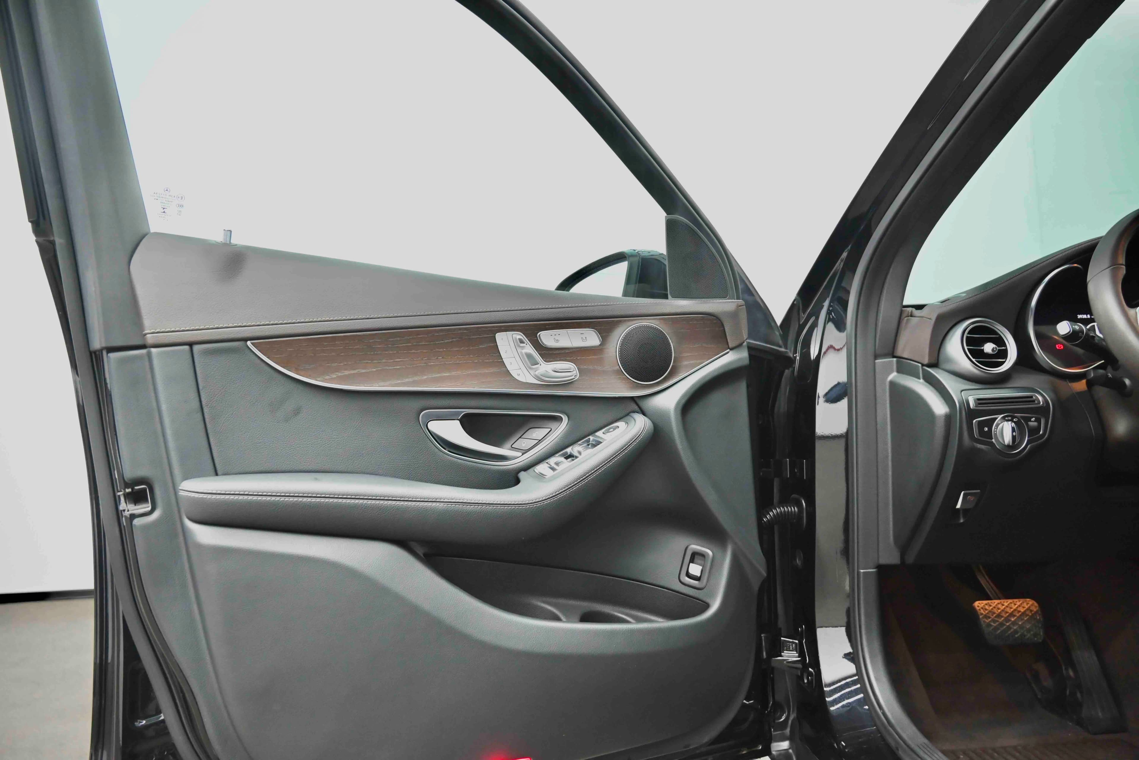 Mercedes-Benz GLC 2021 г. 61621 км. — фото 21