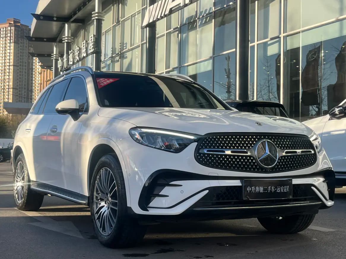 Mercedes-Benz GLC 2024 г. 29022 км. — фото 3