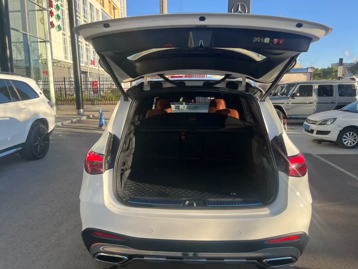 Mercedes-Benz GLC 2024 г. 29022 км. — фото 24
