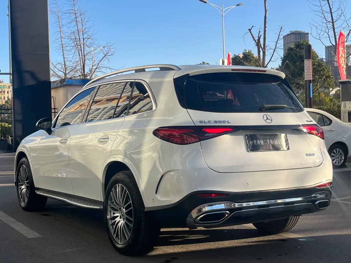 Mercedes-Benz GLC 2024 г. 29022 км. — фото 4