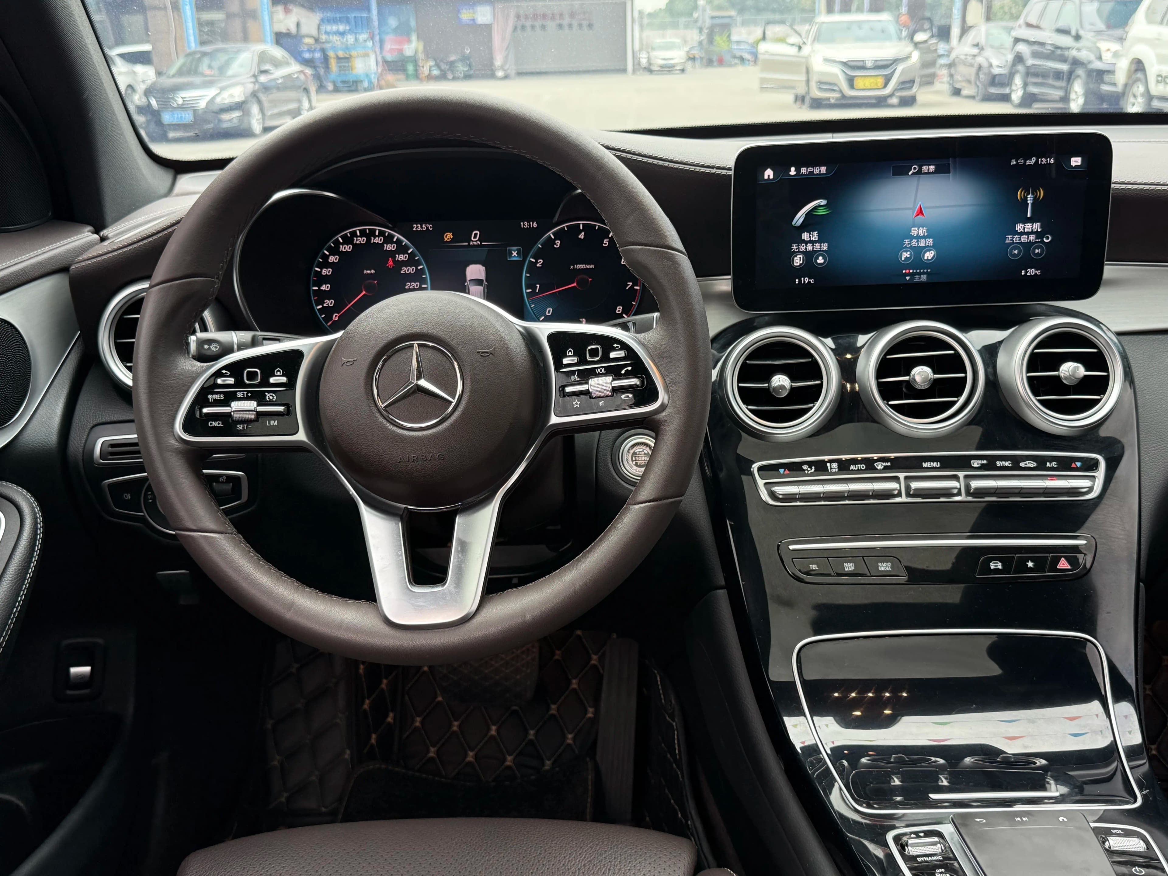Mercedes-Benz GLC 2022 г. 75024 км. — фото 9