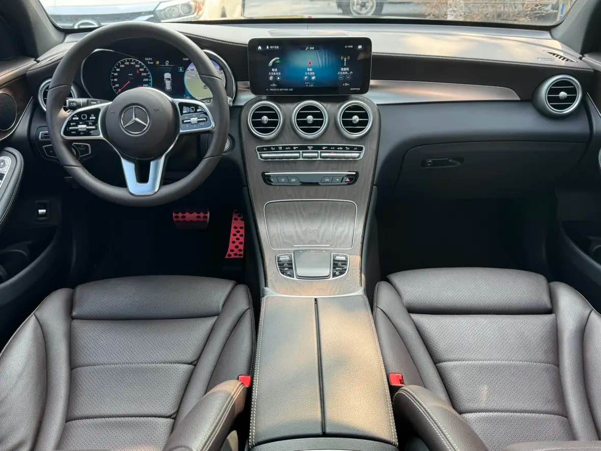 Mercedes-Benz GLC 2023 г. 70025 км. — фото 10