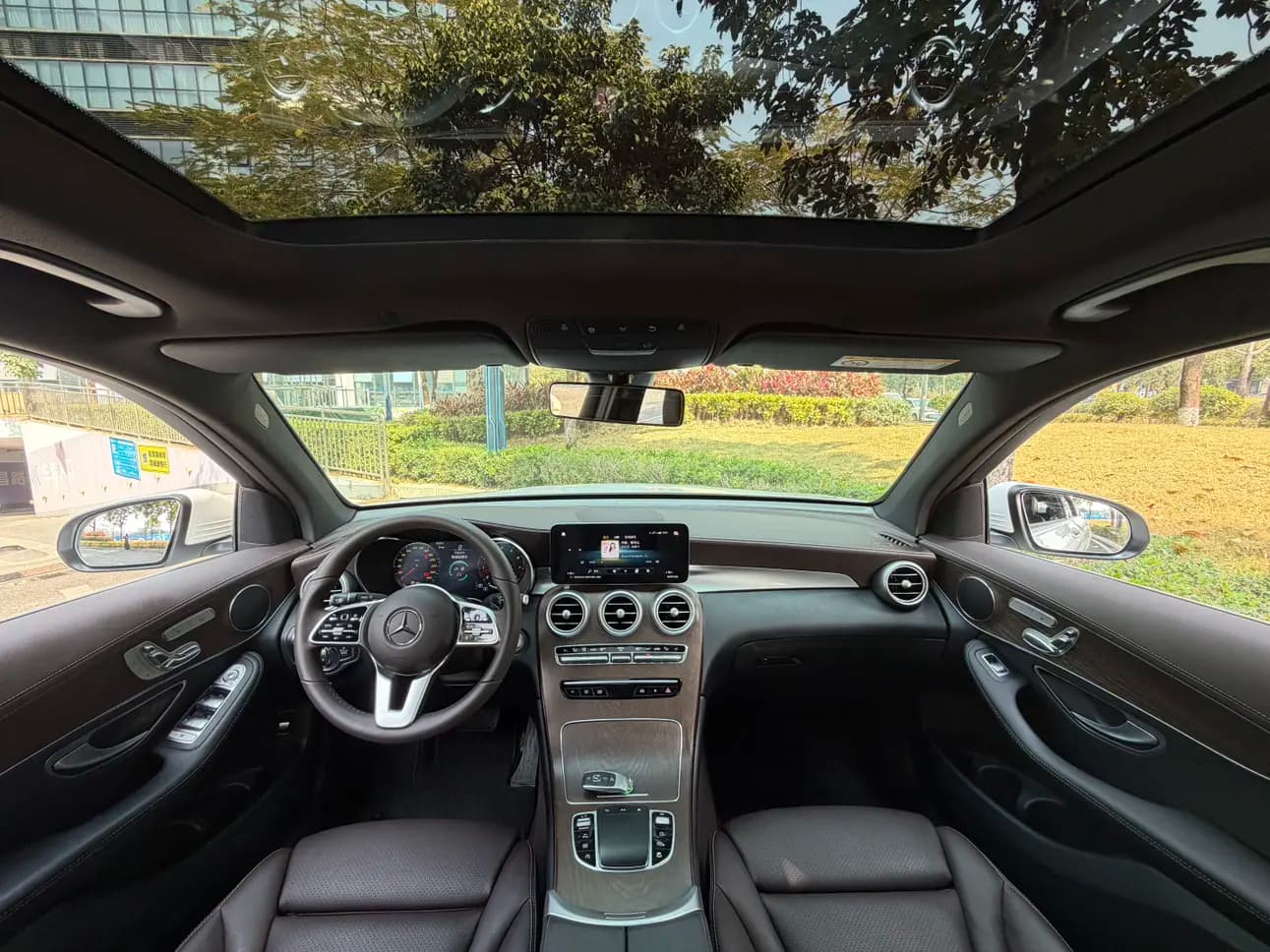 Mercedes-Benz GLC 2023 г. 60026 км. — фото 11