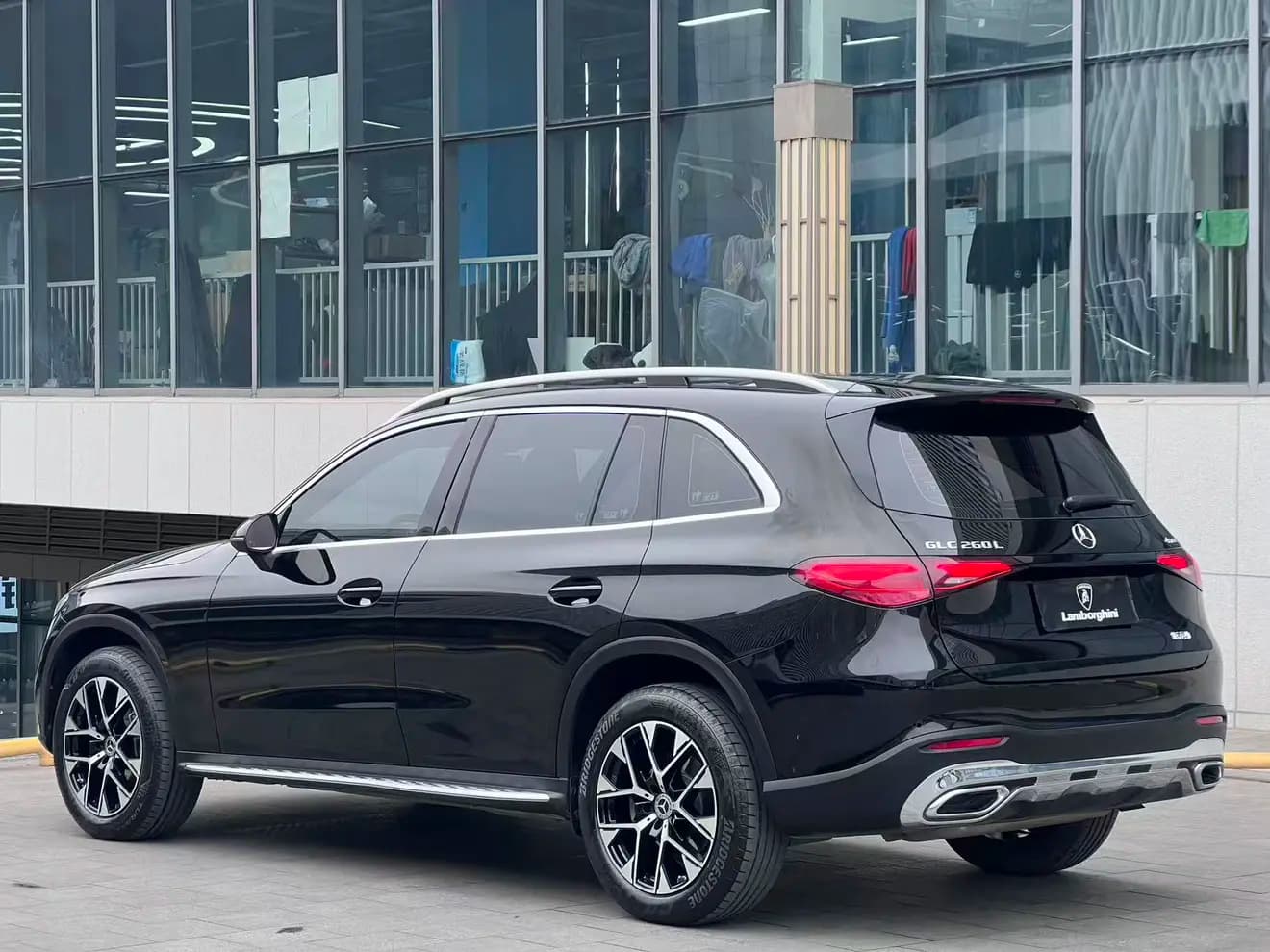 Mercedes-Benz GLC 2023 г. 41030 км. — фото 4