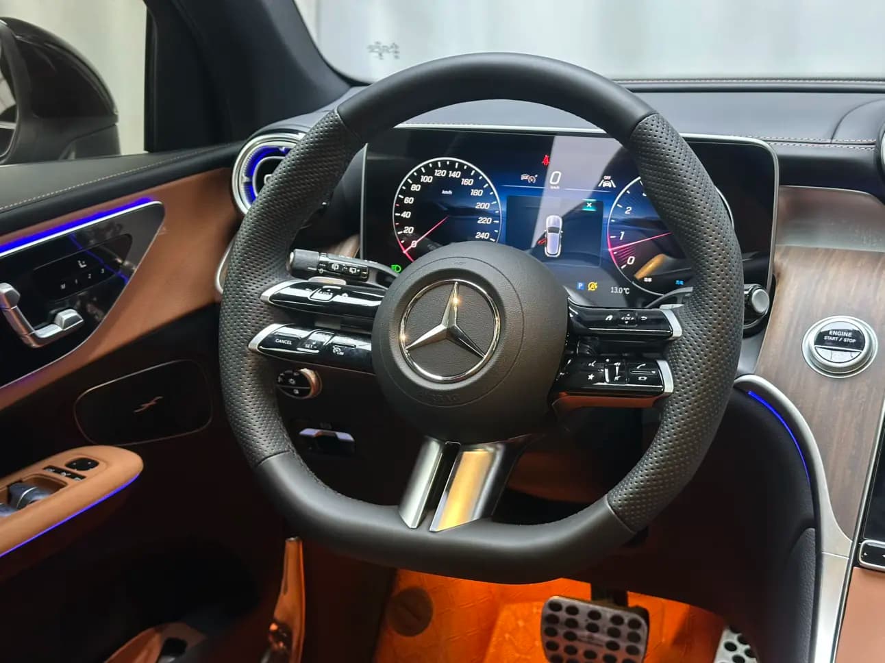 Mercedes-Benz GLC 2025 г. 7027 км. — фото 9