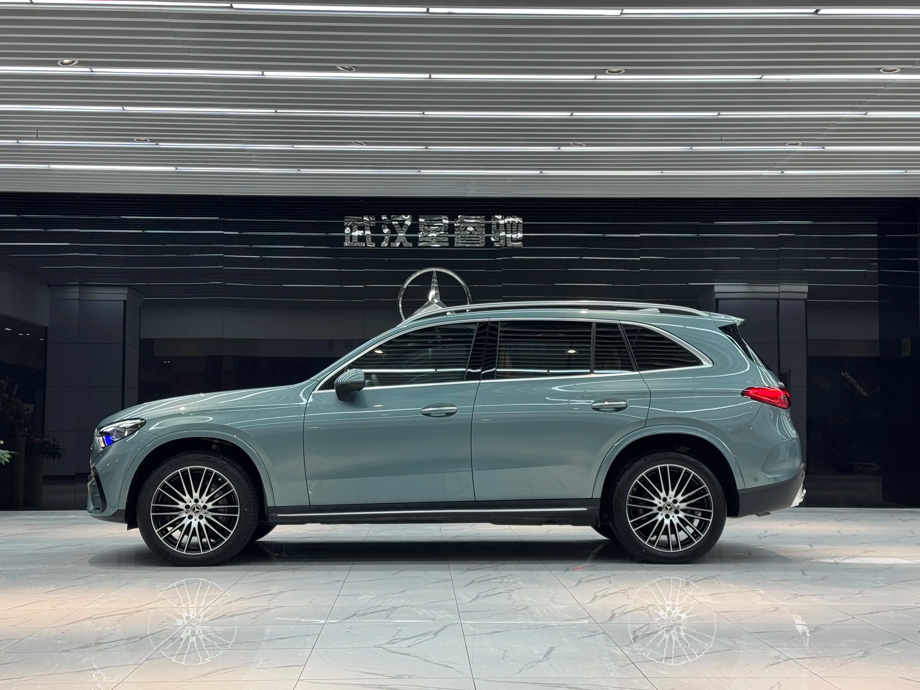 Mercedes-Benz GLC 2024 г. 10028 км. — фото 3