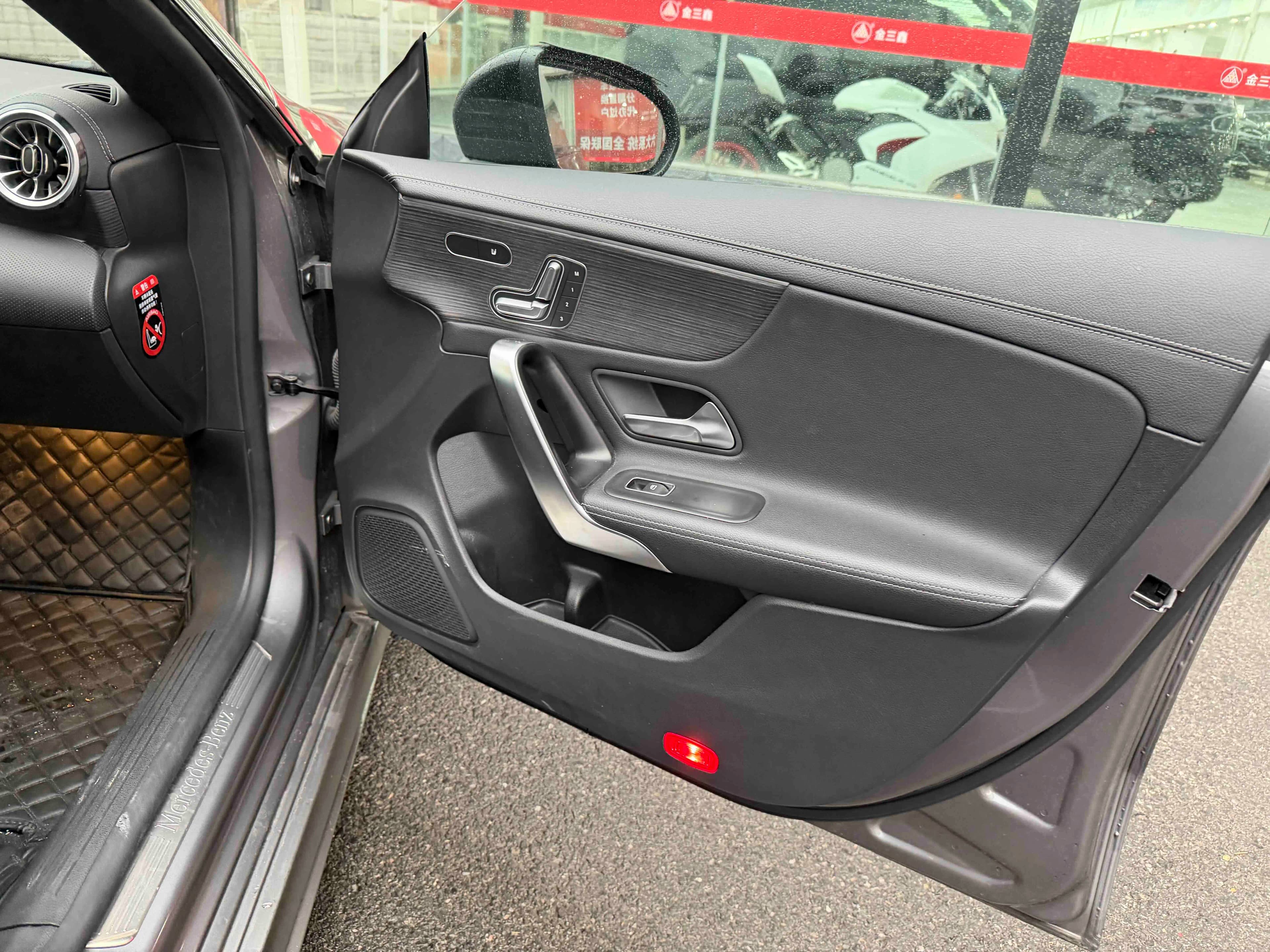 Mercedes-Benz Mercedes CLA 2022 г. 44059 км. — фото 3