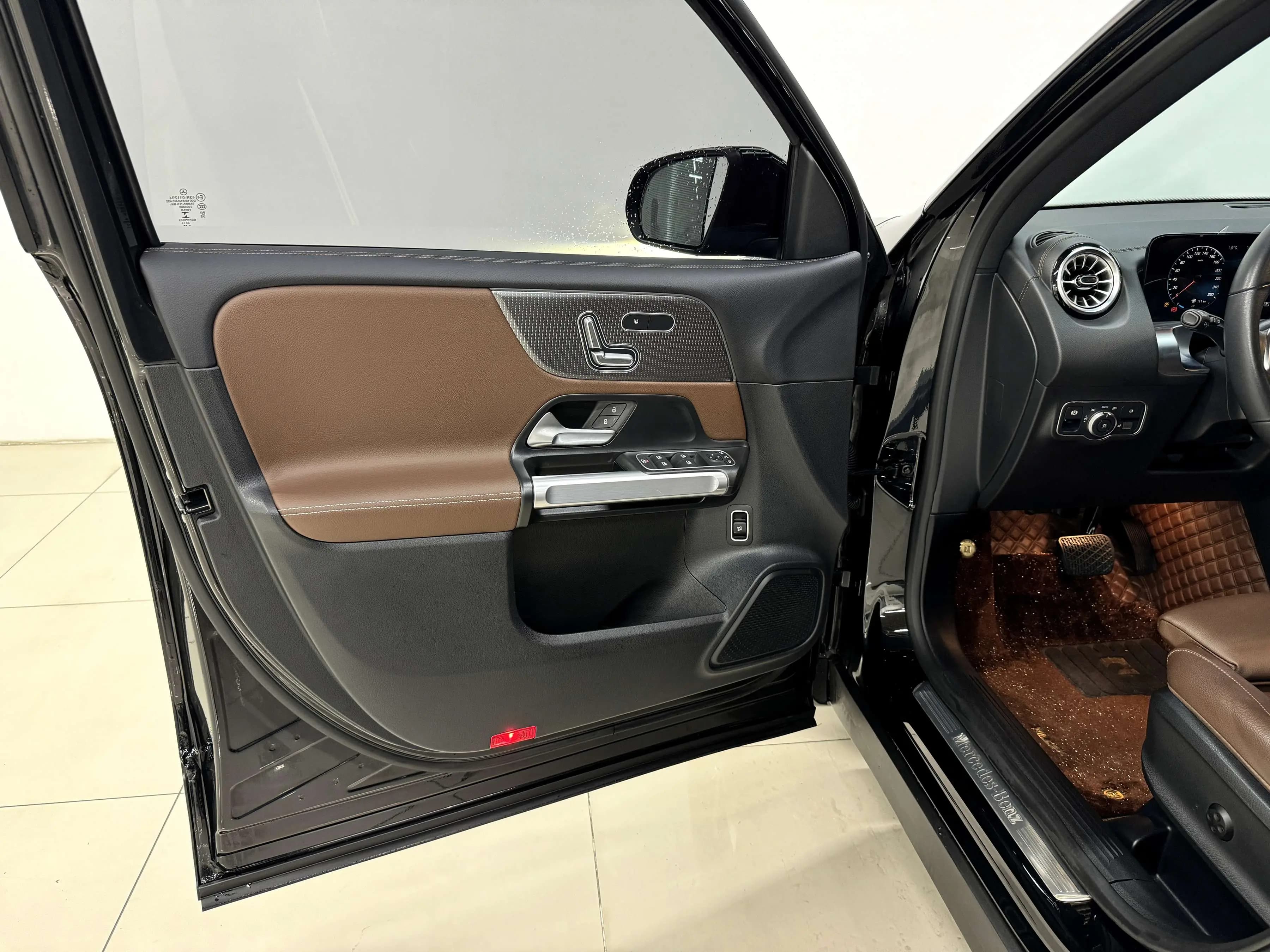 Mercedes-Benz GLB 2023 г. 38919 км. — фото 20