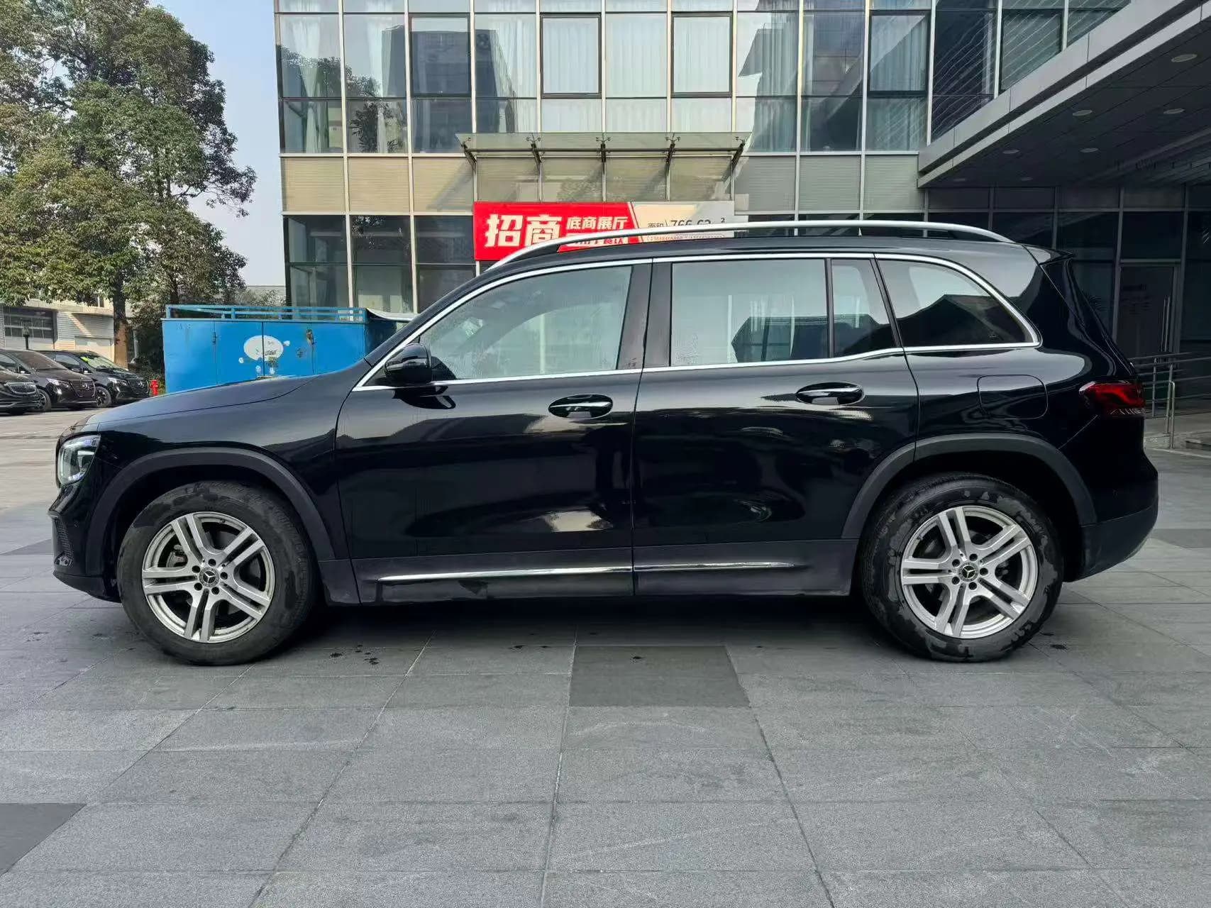 Mercedes-Benz GLB 2023 г. 23124 км. — фото 3