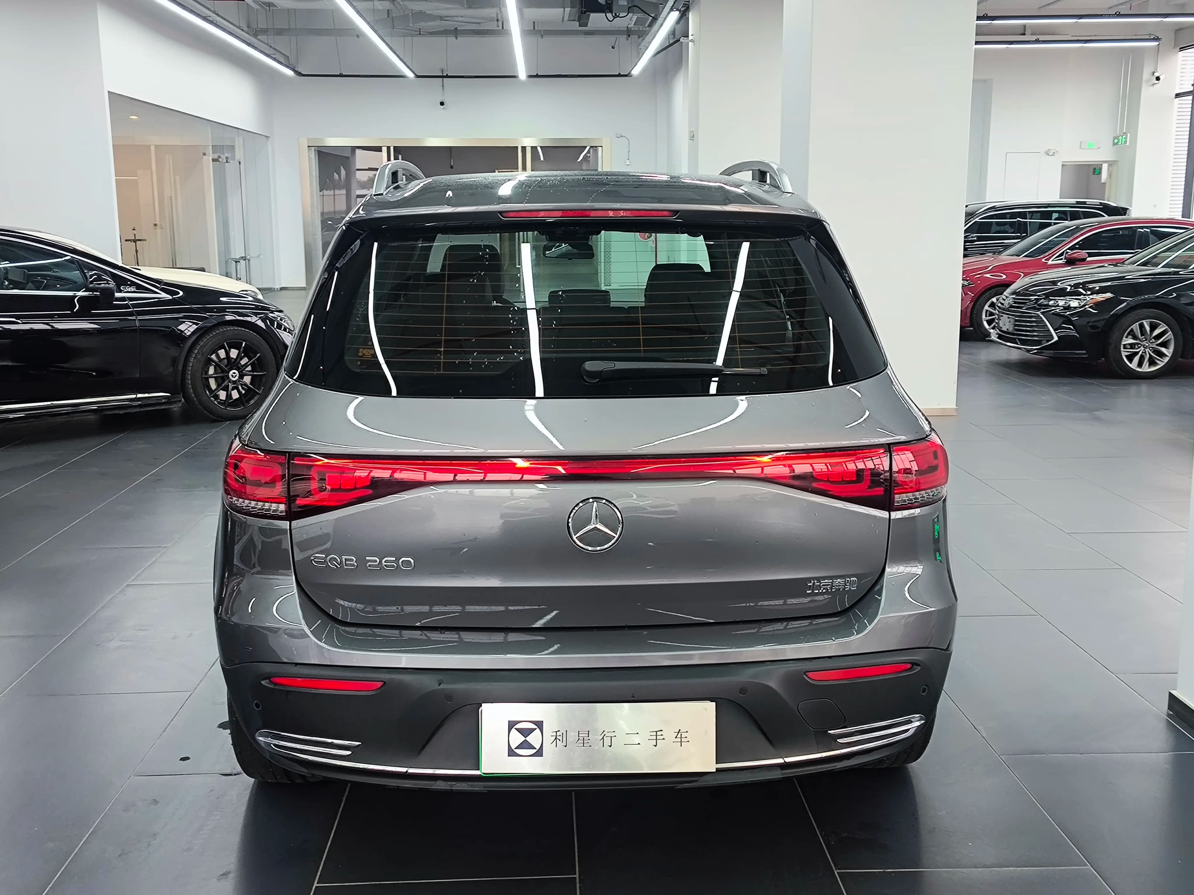 Mercedes-Benz EQB 2023 г. 62742 км. — фото 4