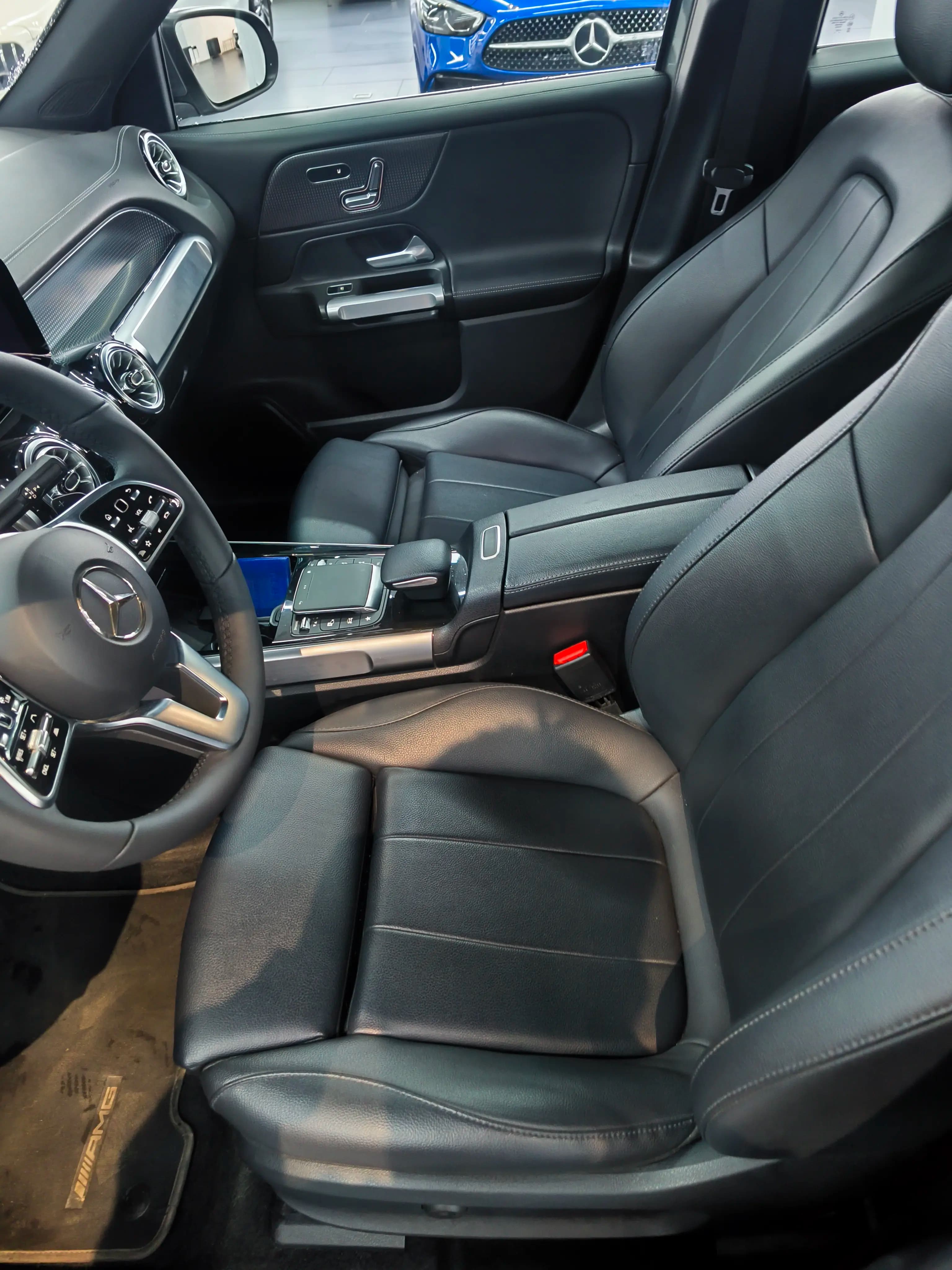 Mercedes-Benz EQB 2023 г. 62742 км. — фото 10