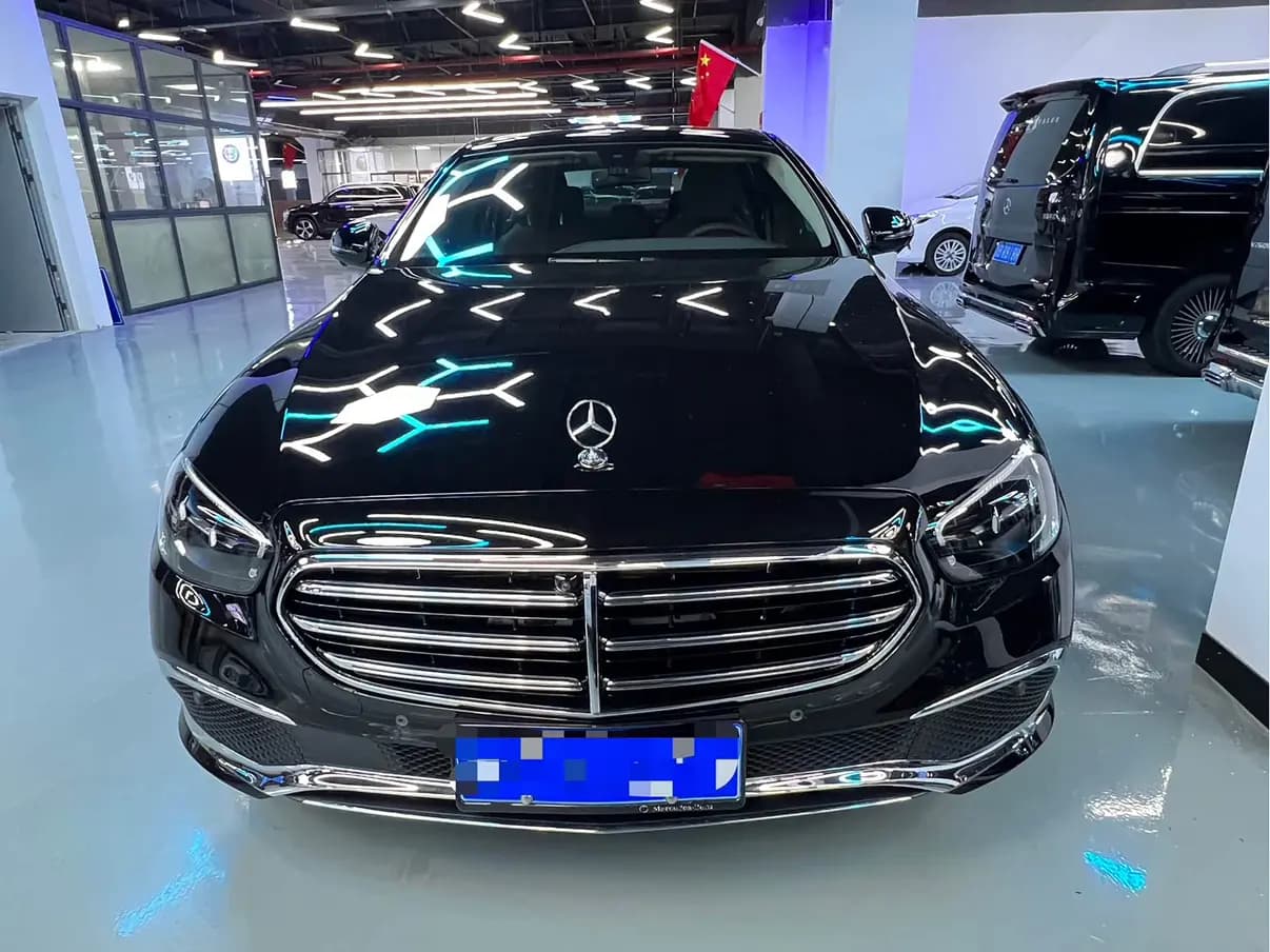 Mercedes-Benz E-Class 2022 г. 36954 км. — фото 2