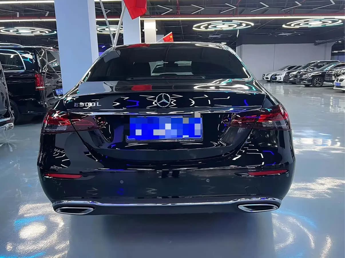 Mercedes-Benz E-Class 2022 г. 36954 км. — фото 4