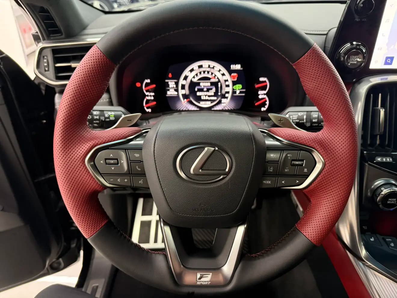Lexus LX 2024 г. 32085 км. — фото 15