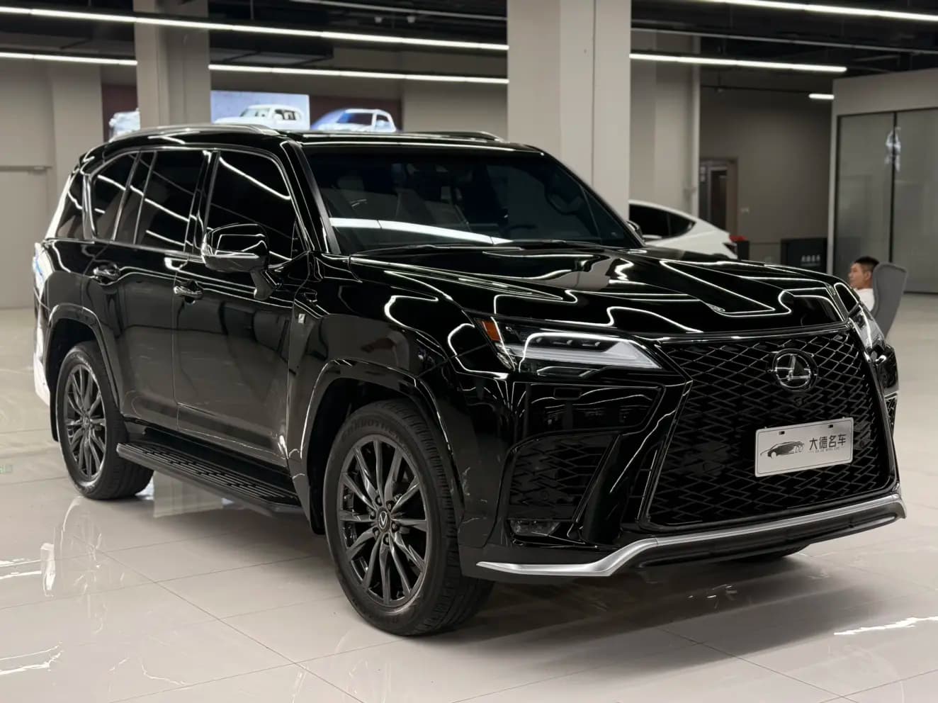 Lexus LX 2024 г. 32085 км. — фото 3
