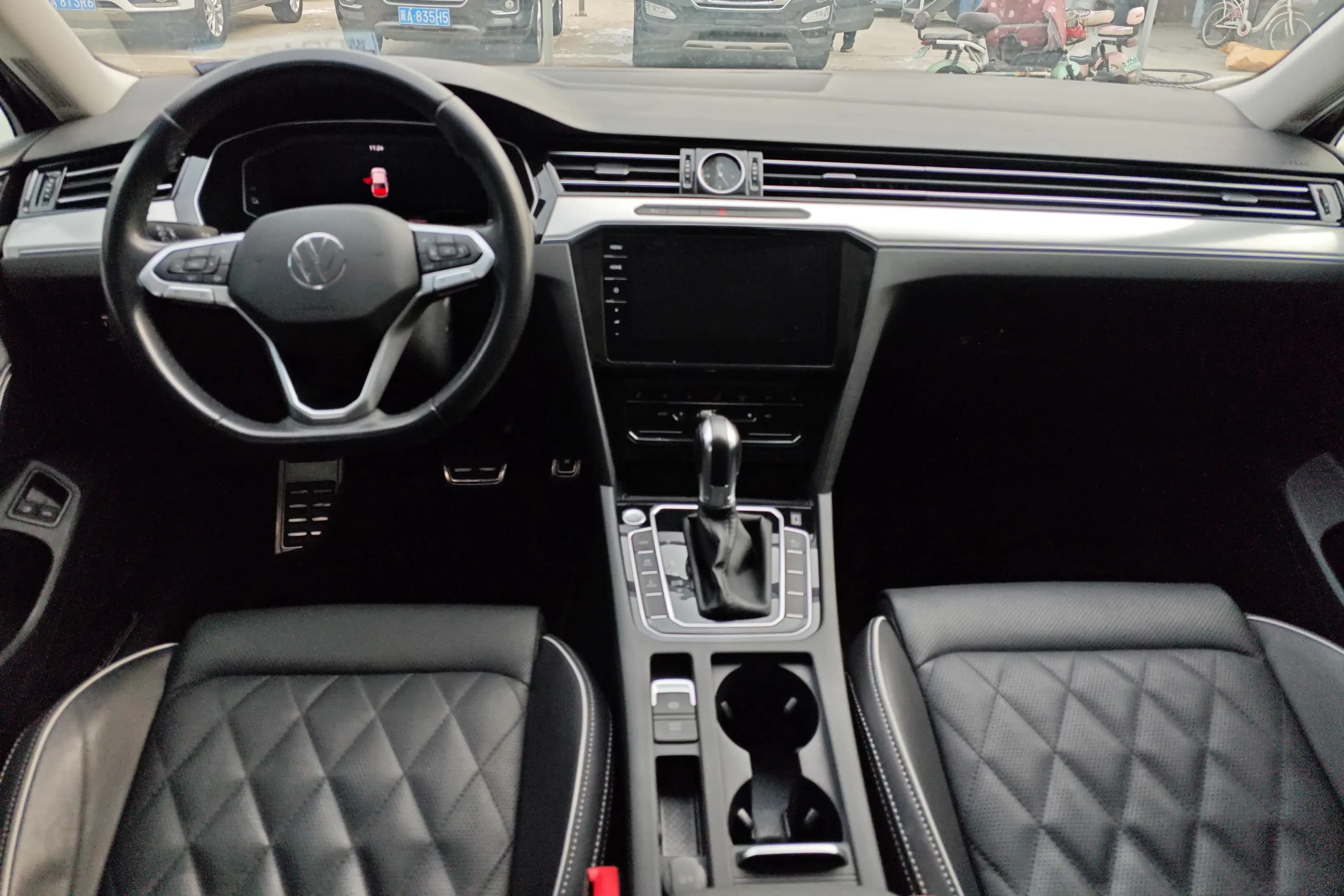 Volkswagen Magotan PHEV 2022 г. 50346 км. — фото 11