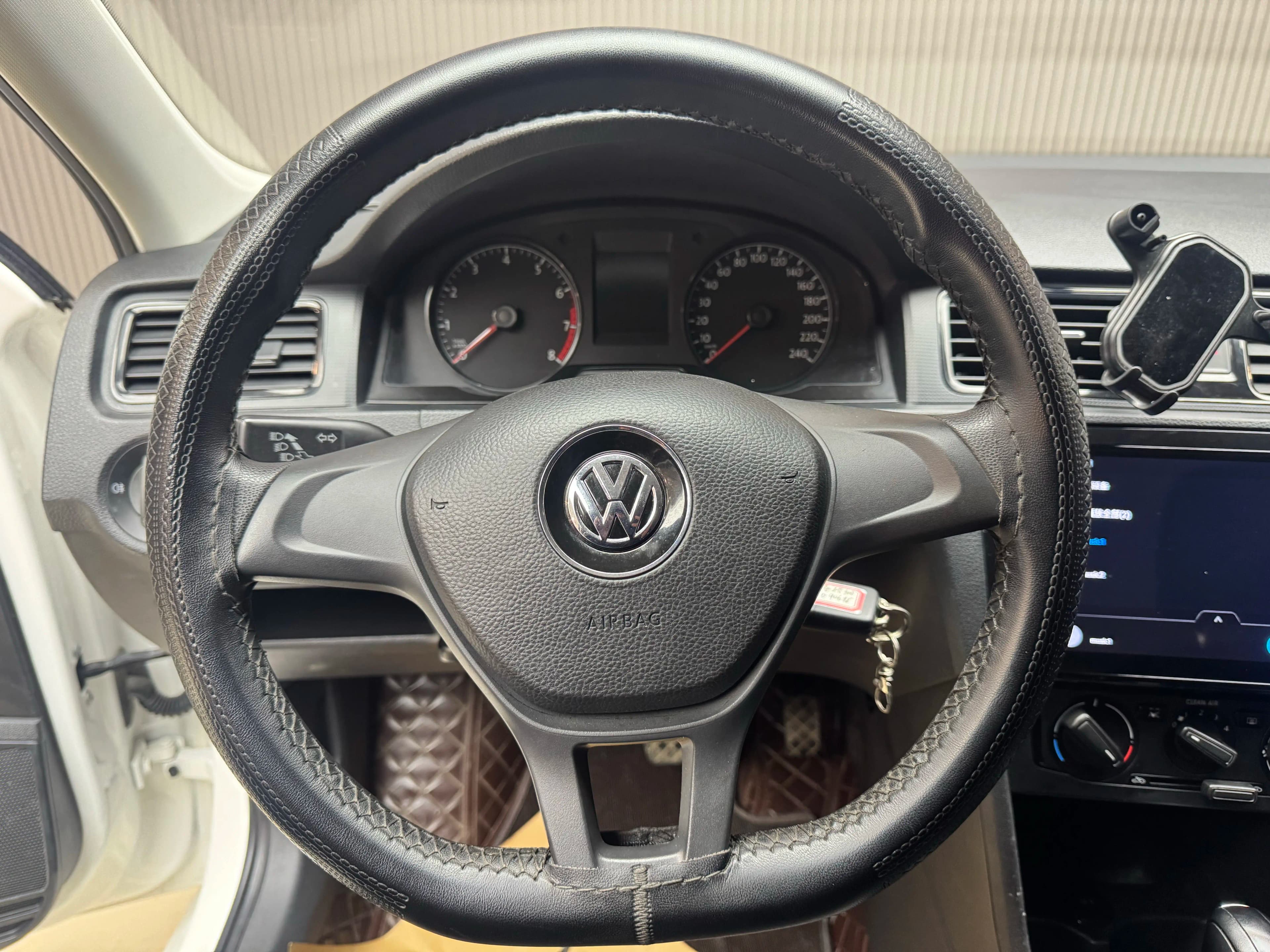 Volkswagen Santana 2022 г. 33103 км. — фото 12