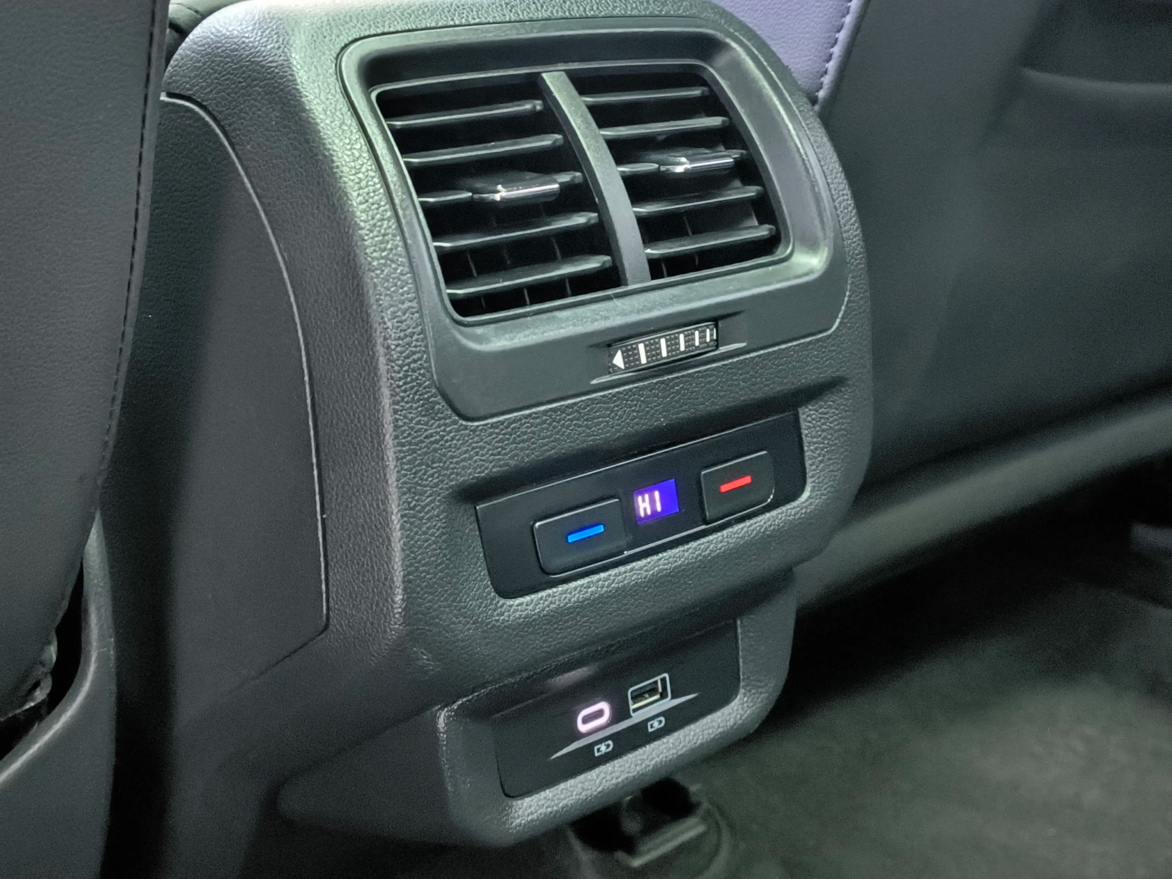 Volkswagen Touran L 2021 г. 35379 км. — фото 13