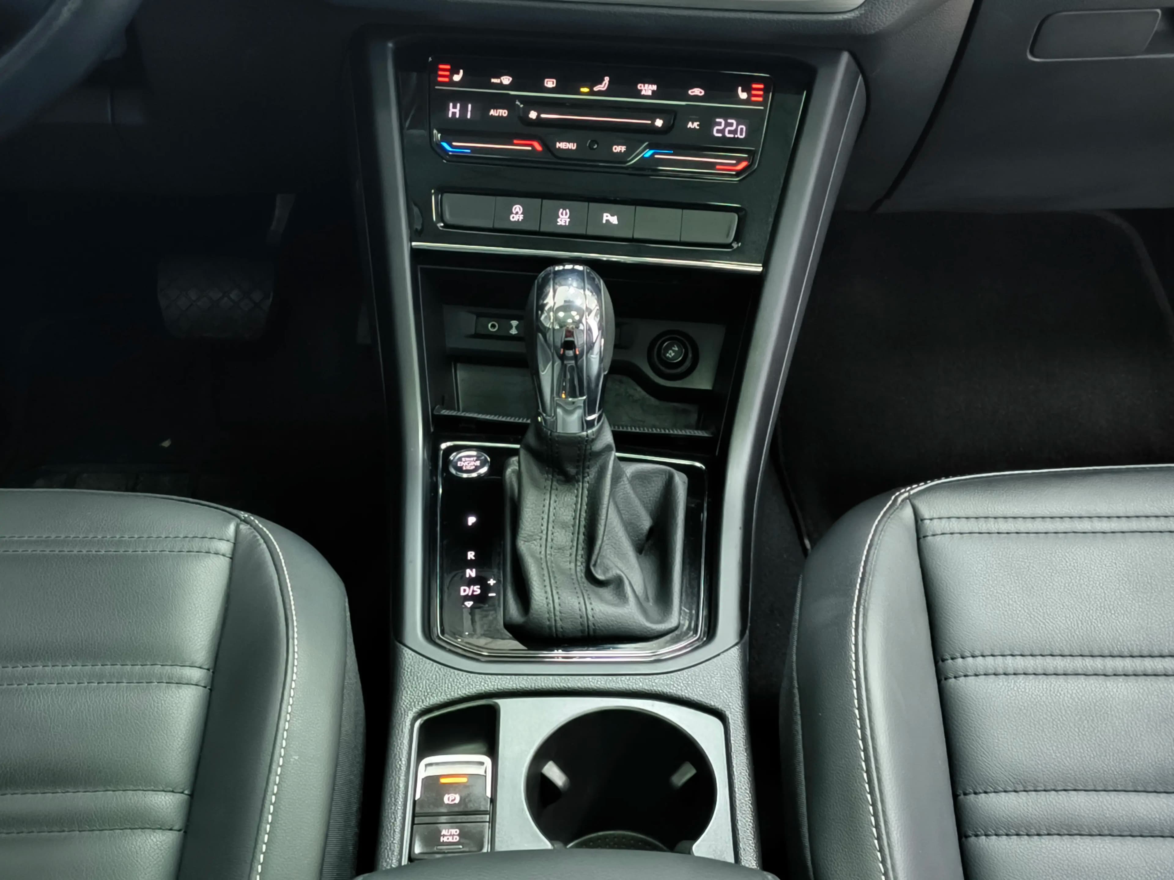 Volkswagen Touran L 2021 г. 35379 км. — фото 18