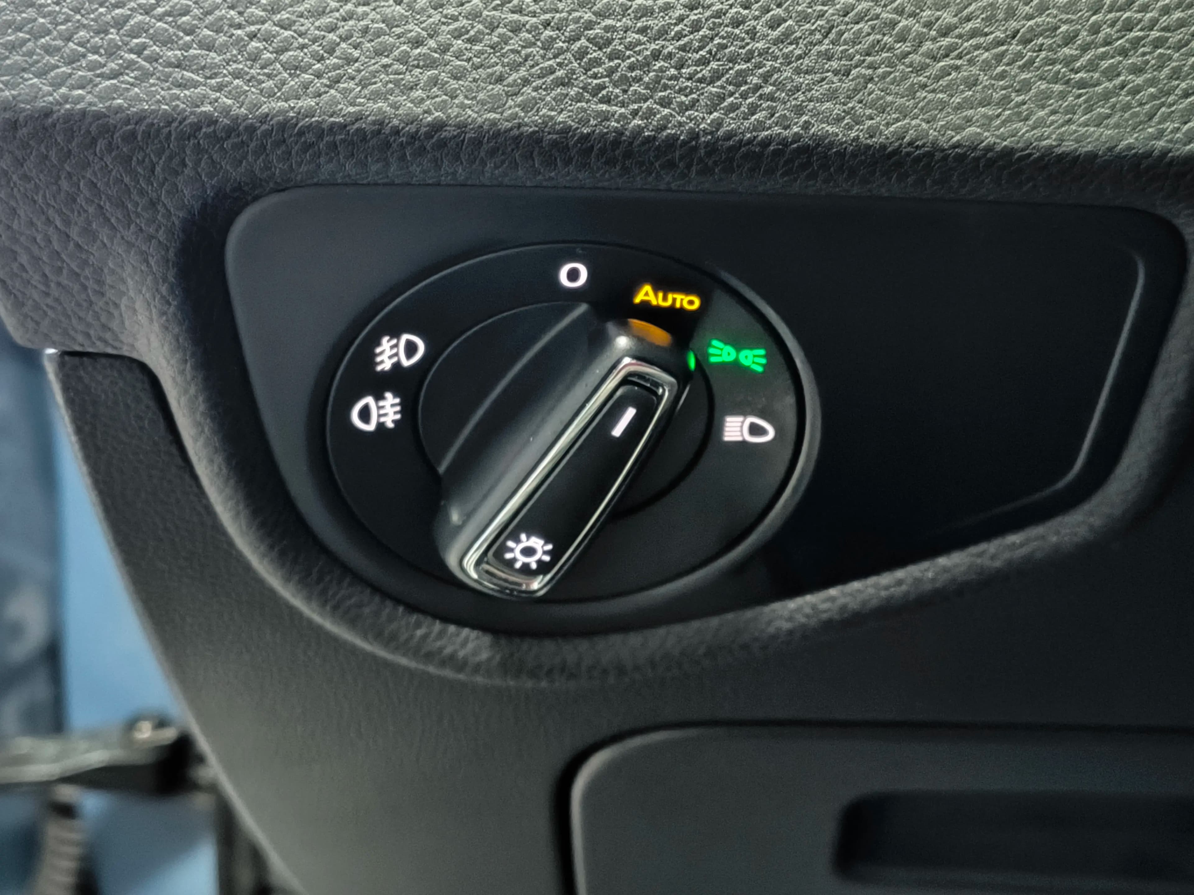Volkswagen Touran L 2021 г. 35379 км. — фото 19