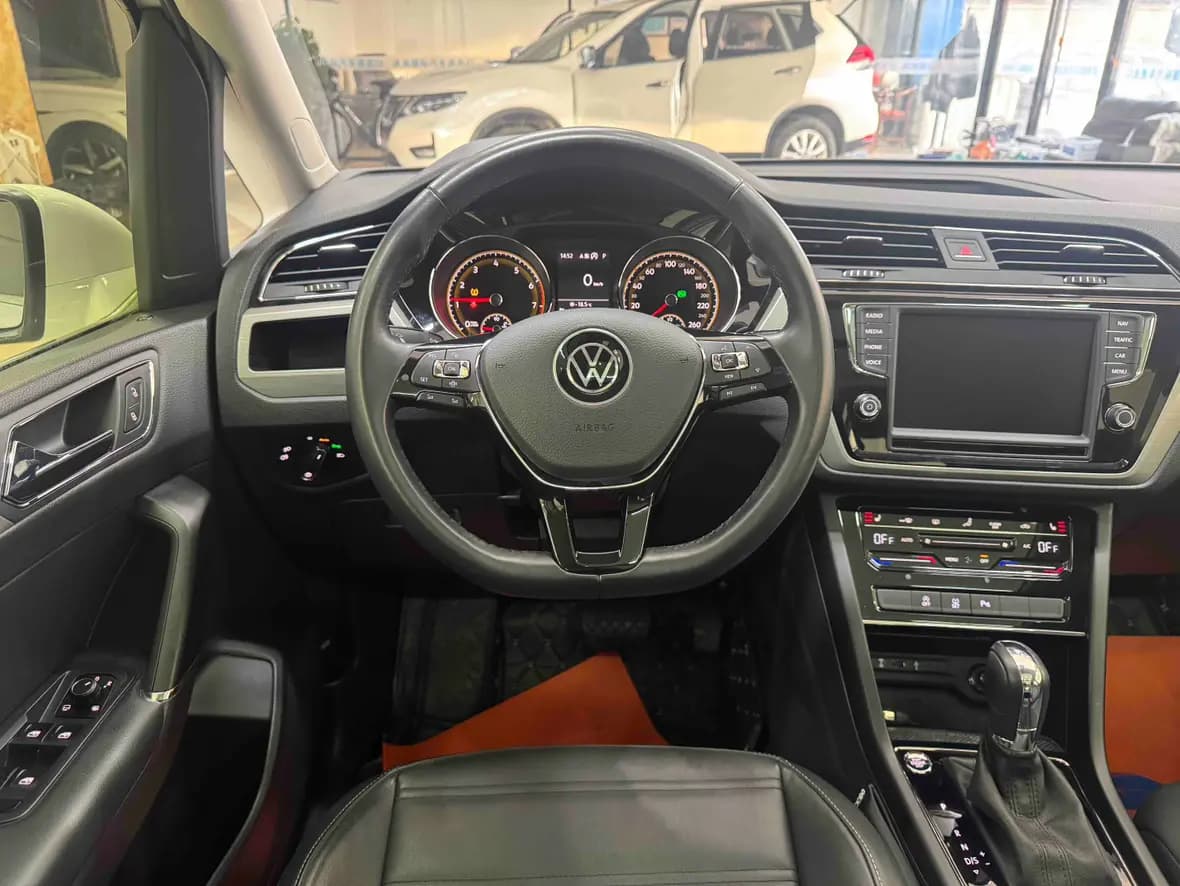 Volkswagen Touran L 2021 г. 40080 км. — фото 11