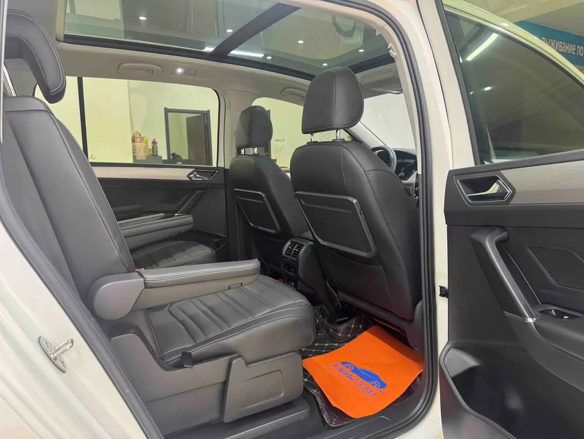 Volkswagen Touran L 2021 г. 40080 км. — фото 14