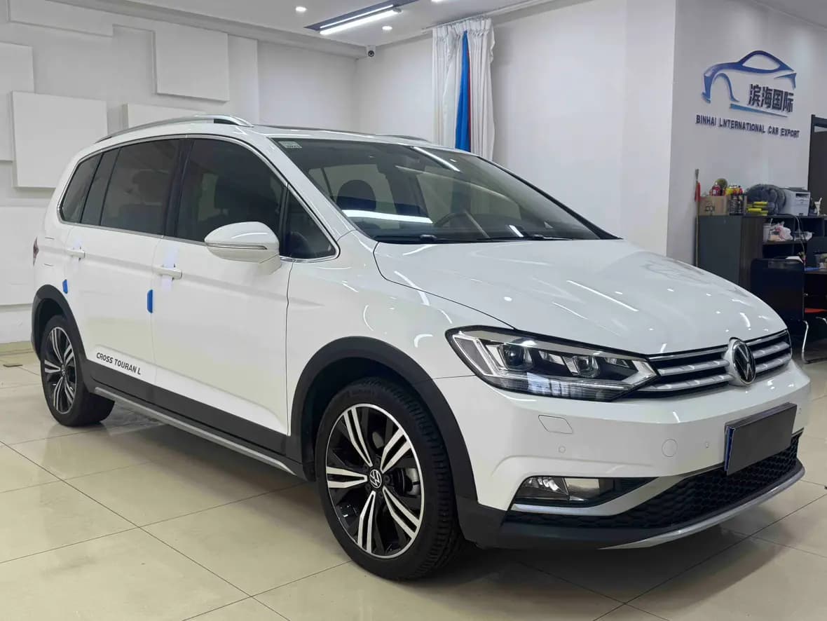 Volkswagen Touran L 2021 г. 40080 км. — фото 3