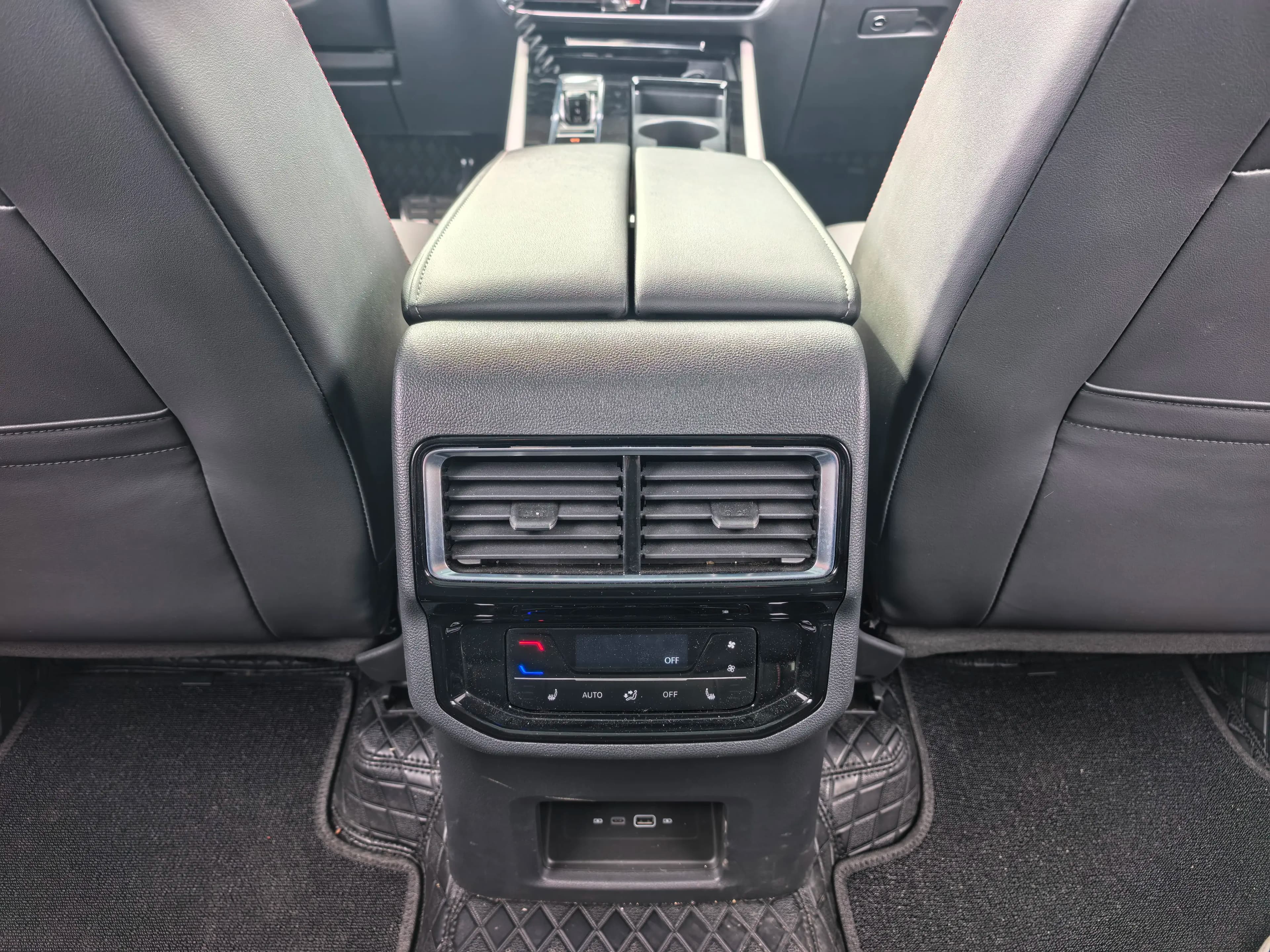 Volkswagen Teramont 2023 г. 31450 км. — фото 12
