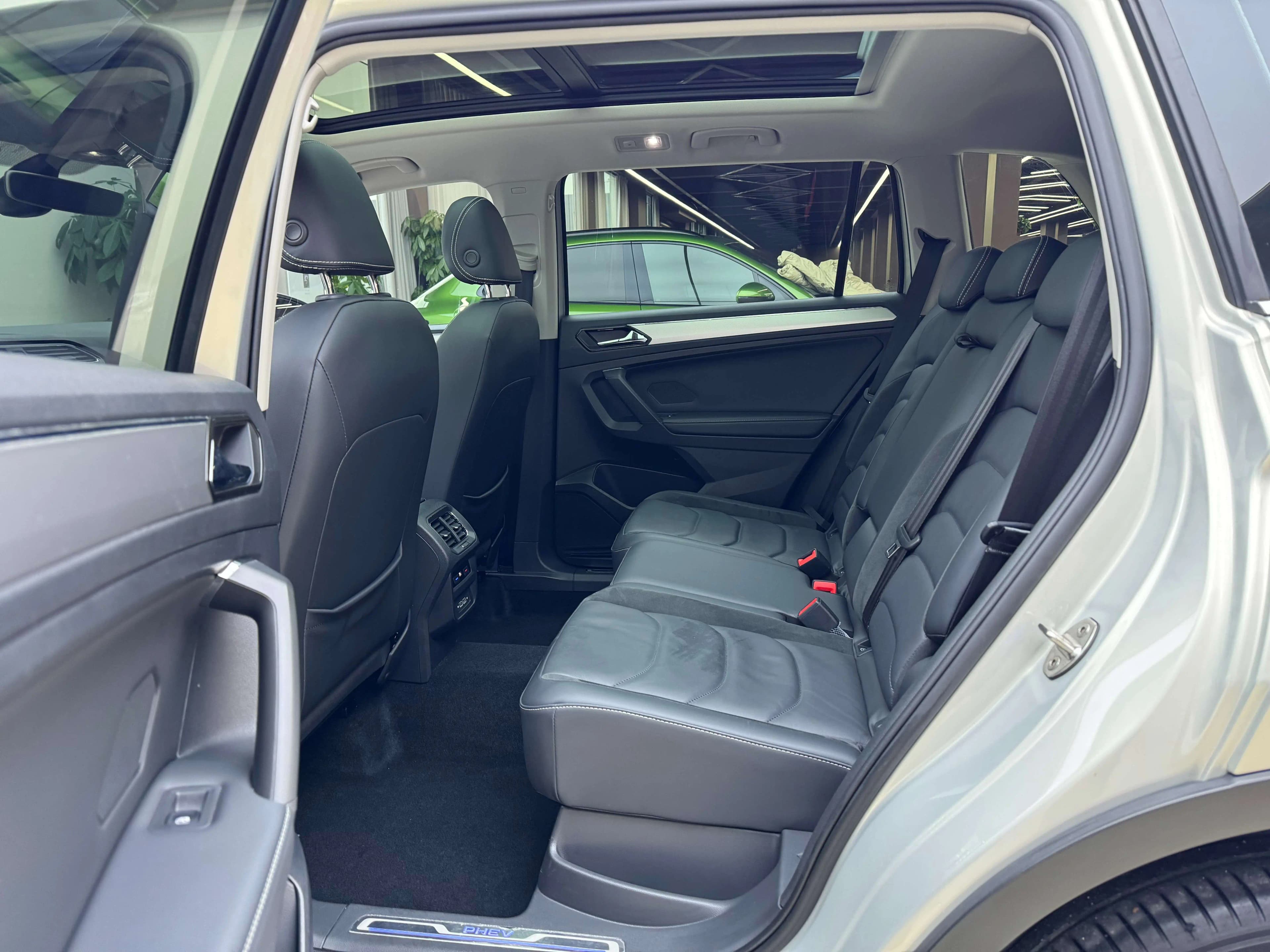 Volkswagen Tiguan L PHEV 2021 г. 40238 км. — фото 13