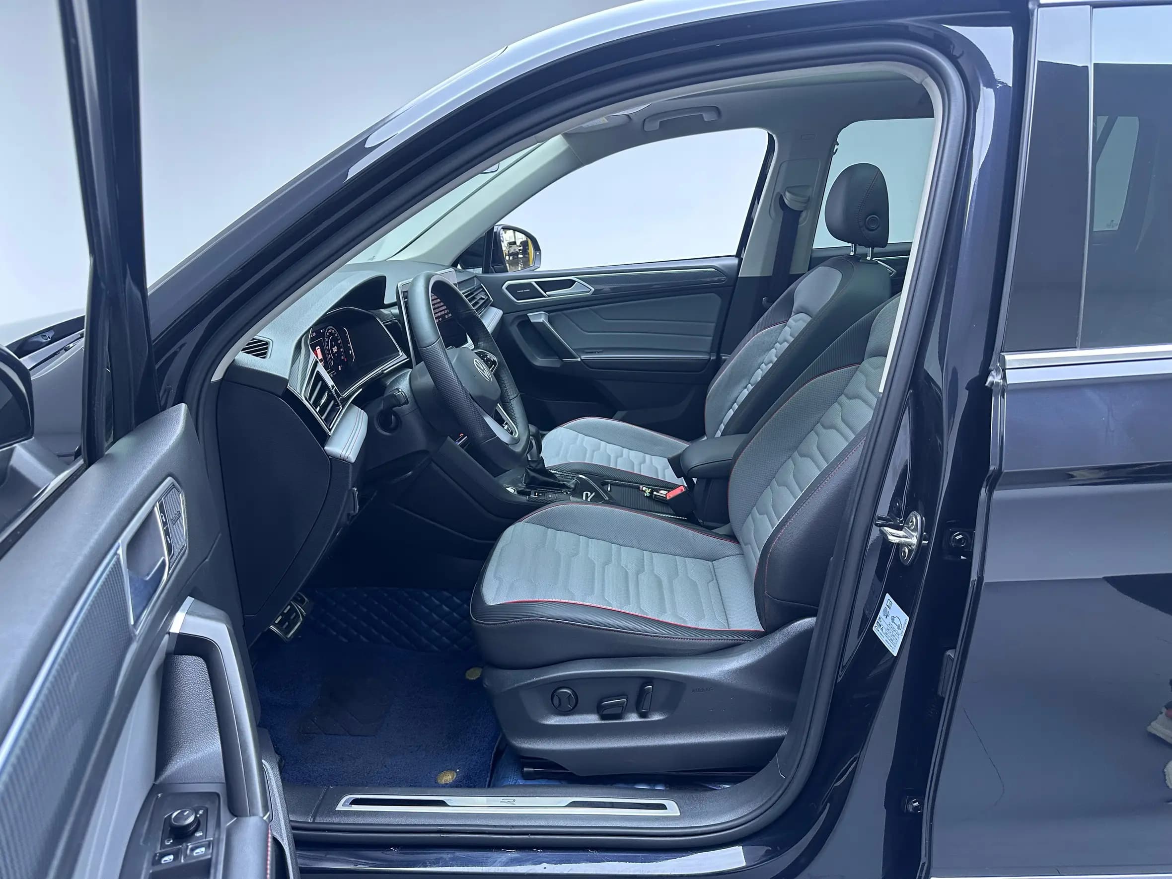 Volkswagen Tiguan L 2022 г. 58439 км. — фото 15
