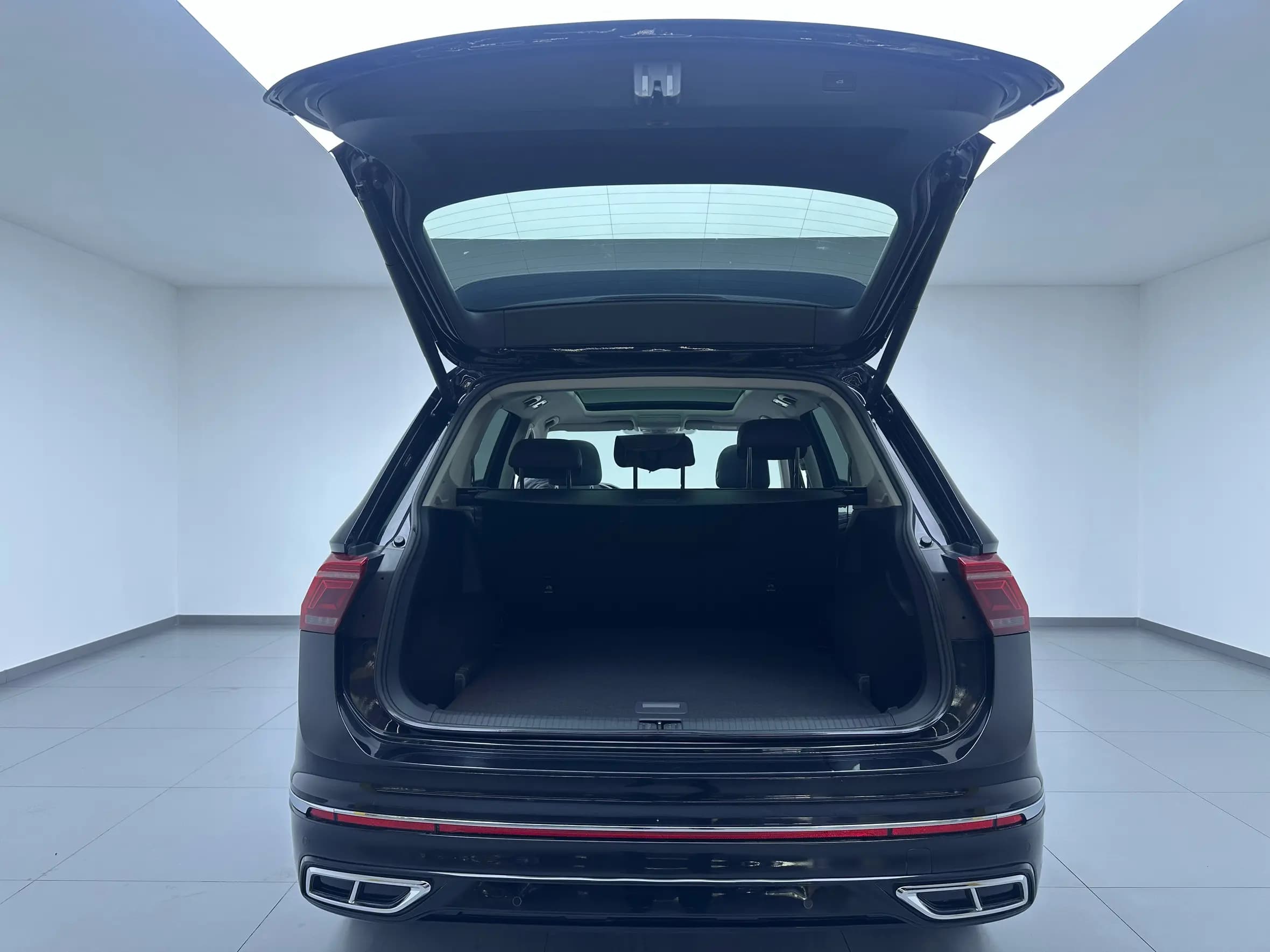 Volkswagen Tiguan L 2022 г. 58439 км. — фото 18