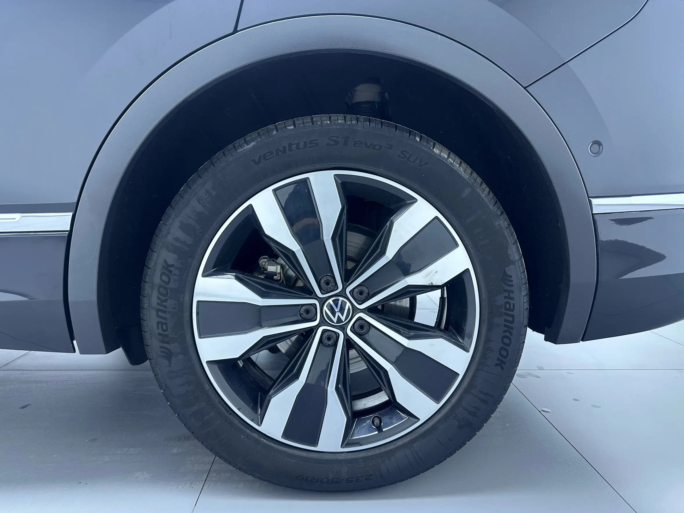 Volkswagen Tiguan L 2022 г. 58439 км. — фото 8
